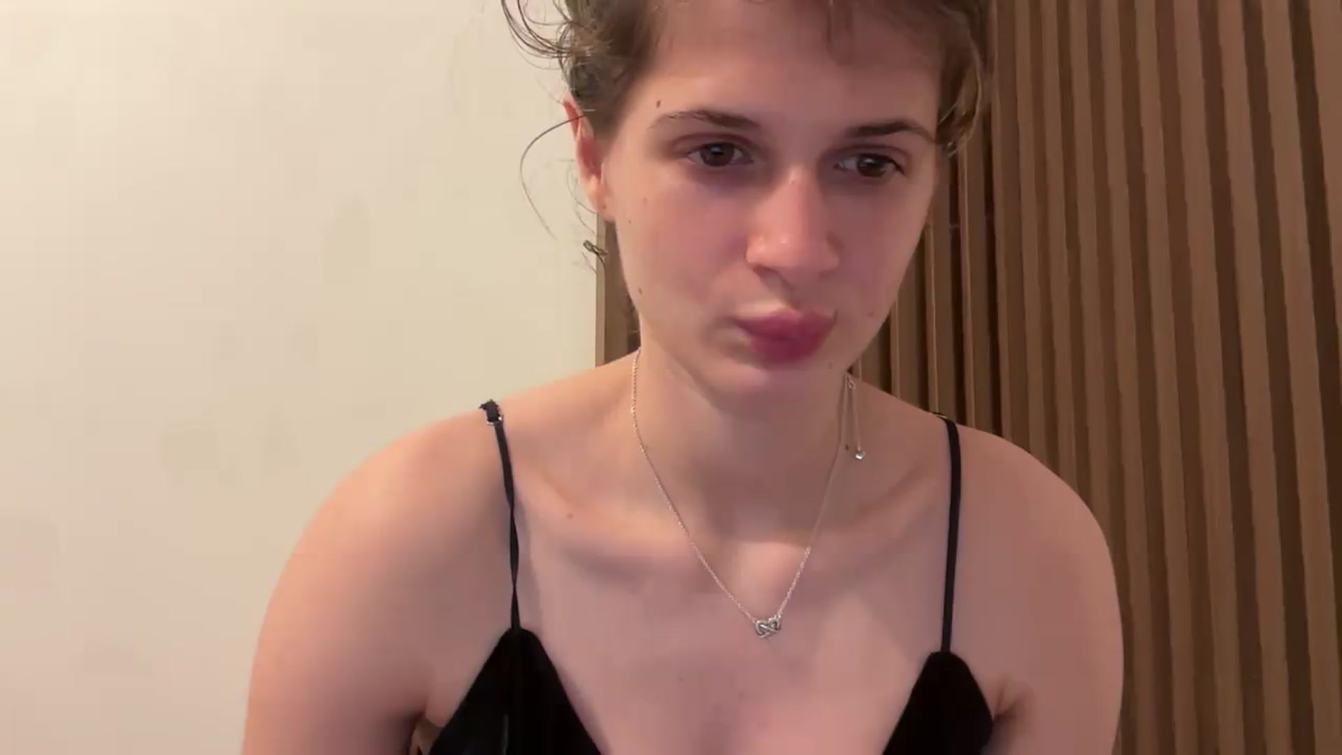 Gallery image thumbnail from Miss_L's myfreecams stream on, 08/21/2026, 19:32 image 6 of 20