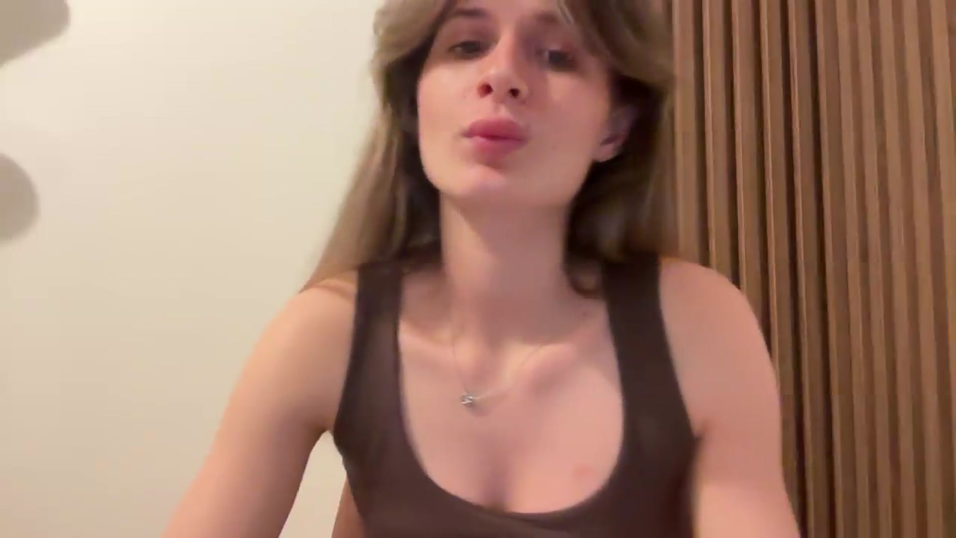 Gallery image thumbnail from Miss_L's myfreecams stream on, 08/22/2026, 19:31 image 6 of 20