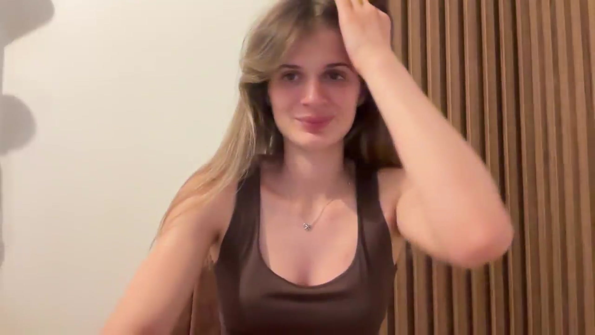 Gallery image thumbnail from Miss_L's myfreecams stream on, 08/22/2026, 19:31 image 9 of 20