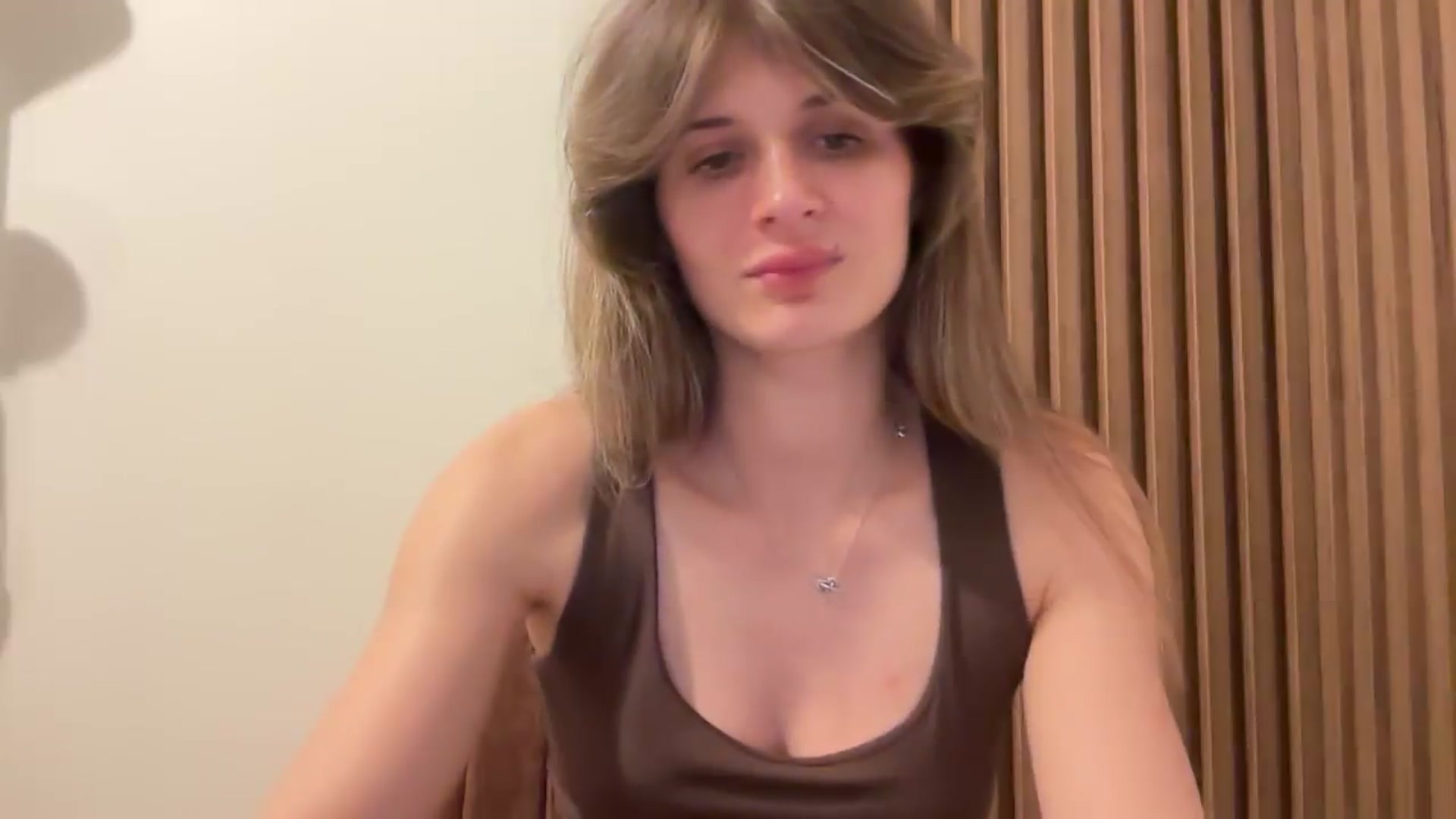 Gallery image thumbnail from Miss_L's myfreecams stream on, 08/22/2026, 19:31 image 10 of 20