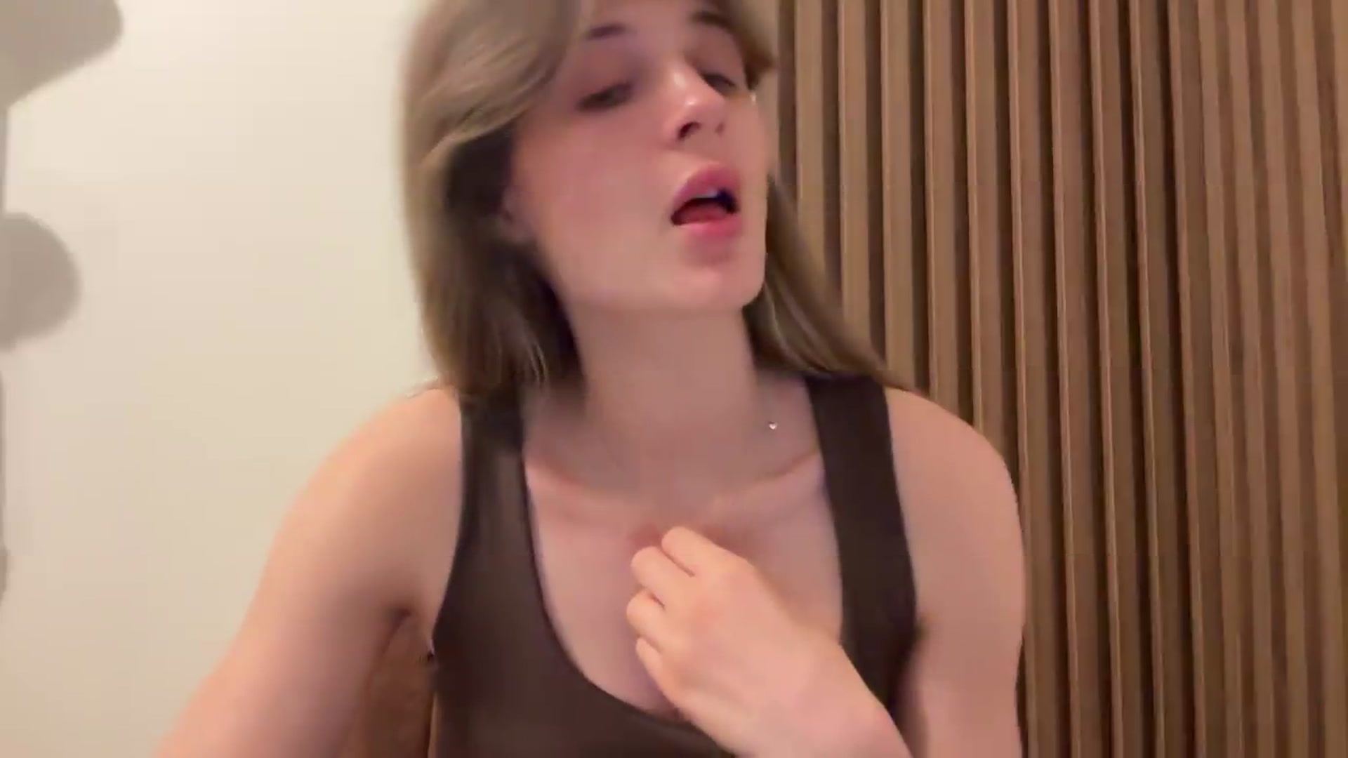 Gallery image thumbnail from Miss_L's myfreecams stream on, 08/22/2026, 19:31 image 16 of 20