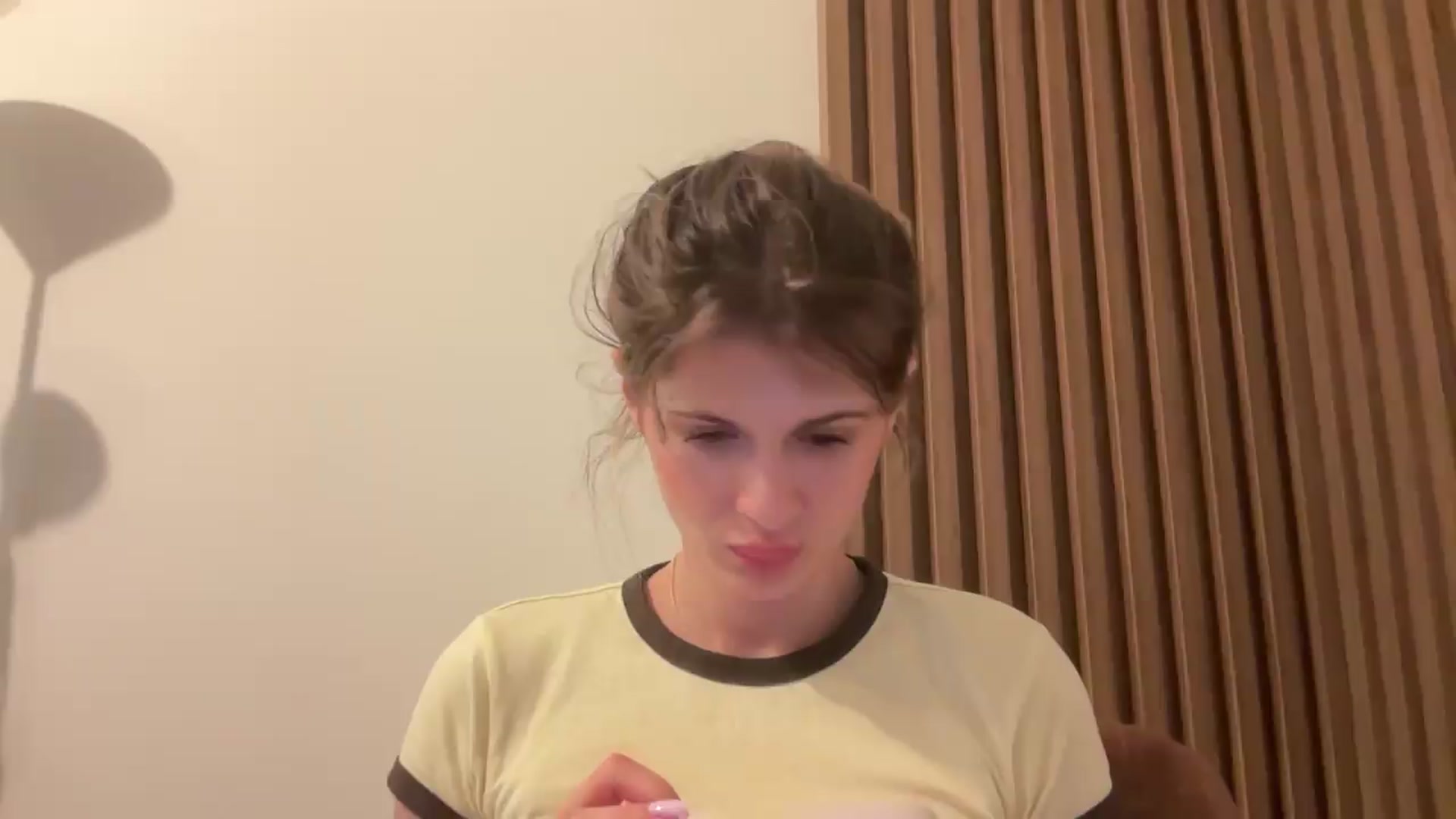 Gallery image thumbnail from Miss_L's myfreecams stream on, 08/24/2026, 15:19 image 4 of 20