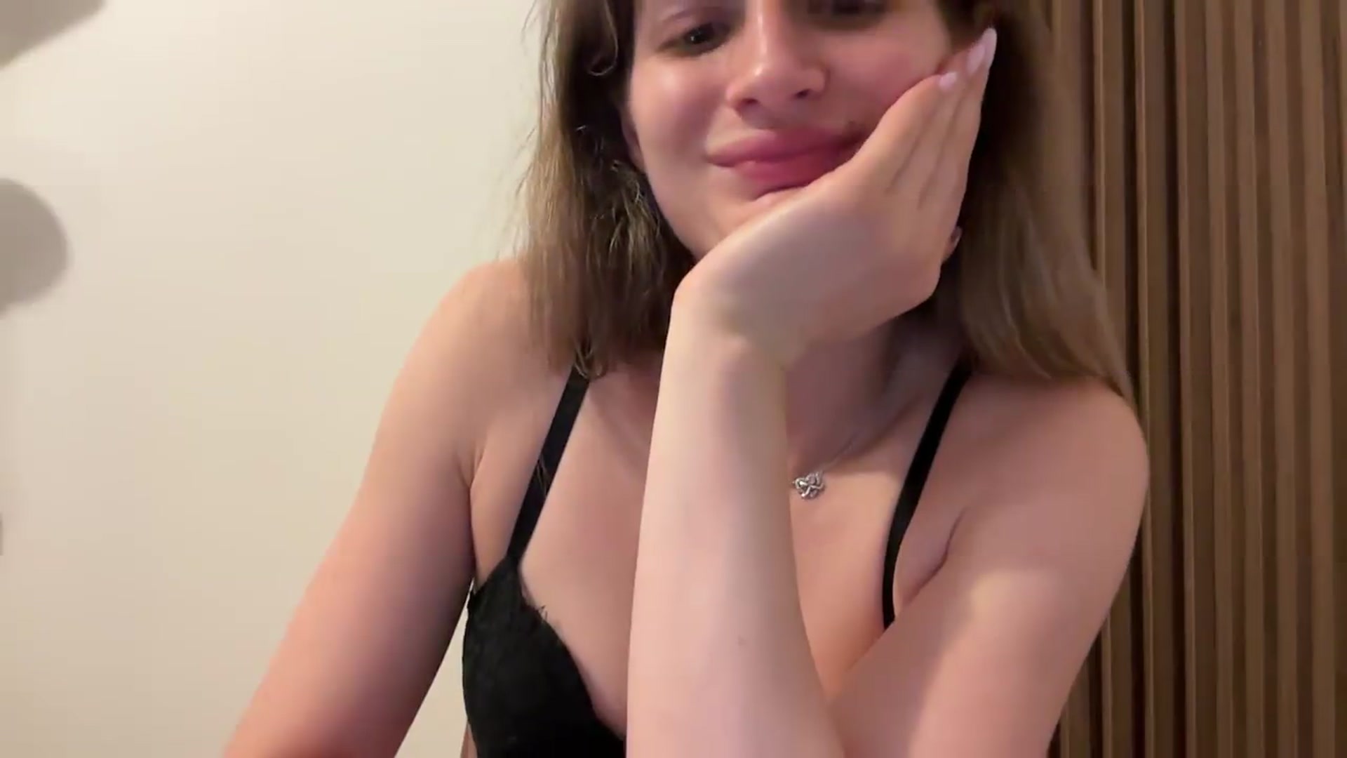 Gallery image thumbnail from Miss_L's myfreecams stream on, 09/02/2026, 20:23 image 14 of 20