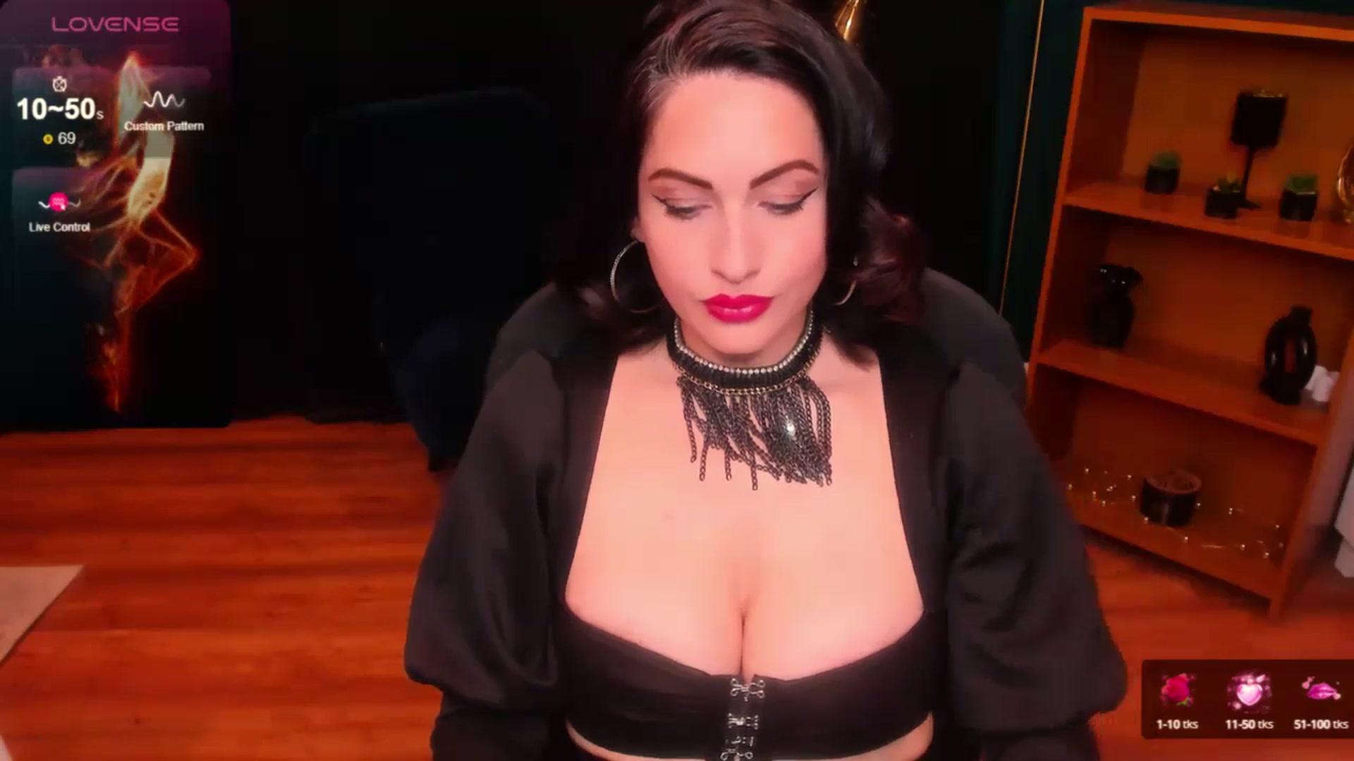 Gallery image thumbnail from Miss_LeiaHolt's myfreecams stream on, 06/03/2024, 09:27 image 6 of 20