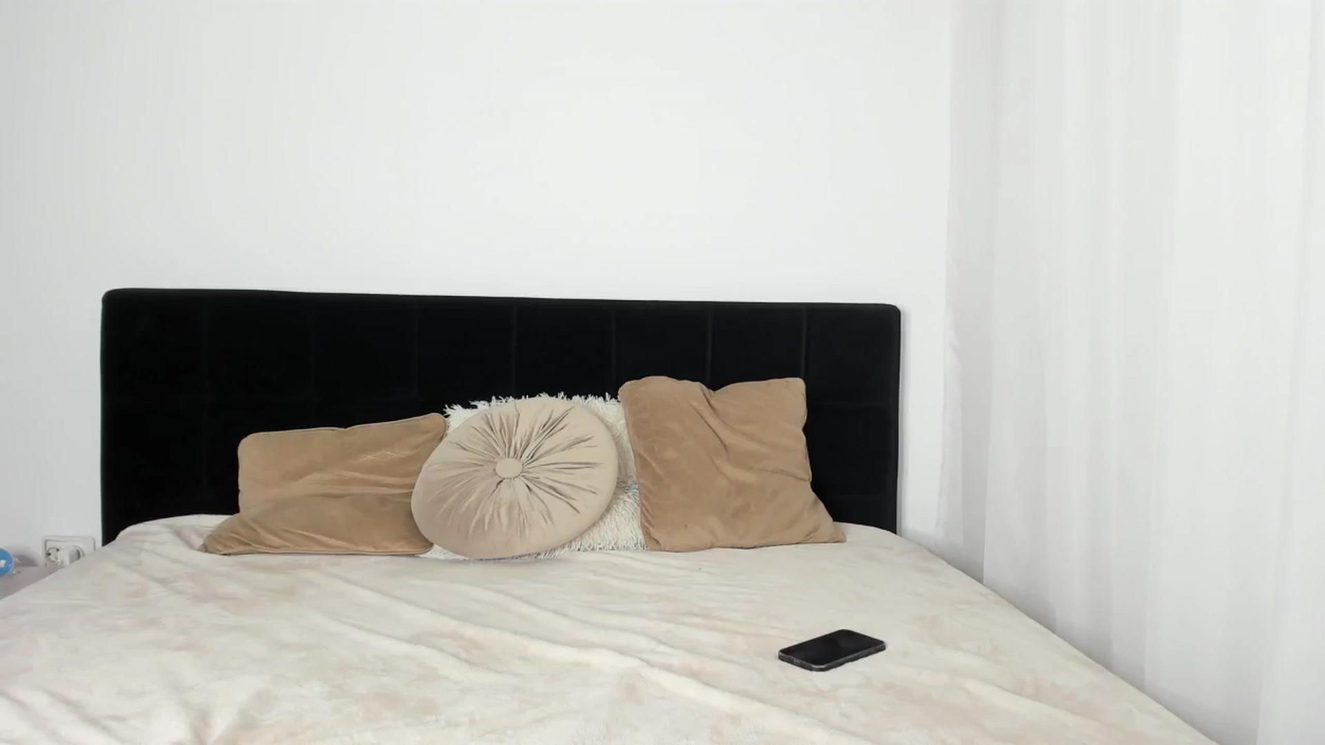 Gallery image thumbnail from Miss_Lexi's myfreecams stream on, 12/24/2024, 15:11 image 17 of 20