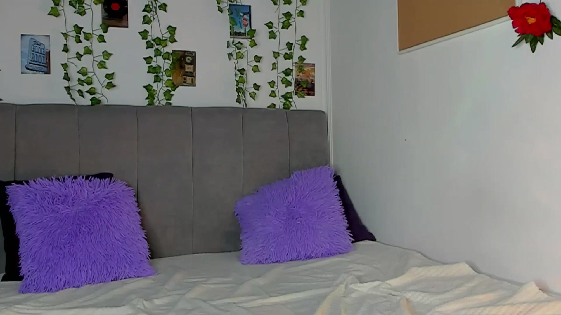 Gallery image thumbnail from Miss_Lizzy_'s myfreecams stream on, 06/25/2025, 06:35 image 2 of 20