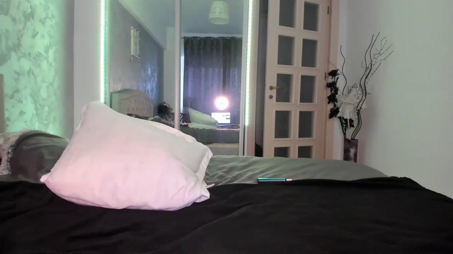 Gallery image thumbnail from Miss_Medyson's myfreecams stream on, 11/24/2022, 11:00 image 12 of 20