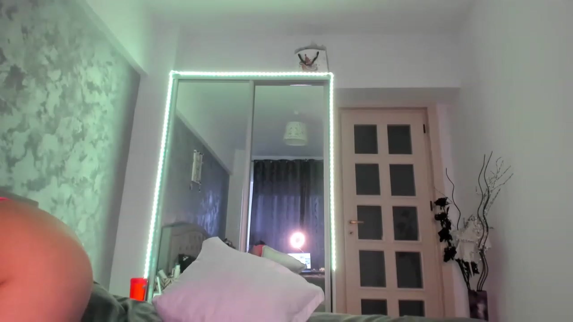 Gallery image thumbnail from Miss_Medyson's myfreecams stream on, 11/24/2022, 11:00 image 16 of 20