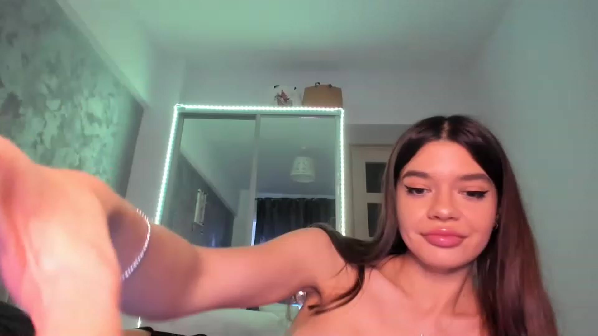 Gallery image thumbnail from Miss_Medyson's myfreecams stream on, 02/13/2023, 13:23 image 15 of 20