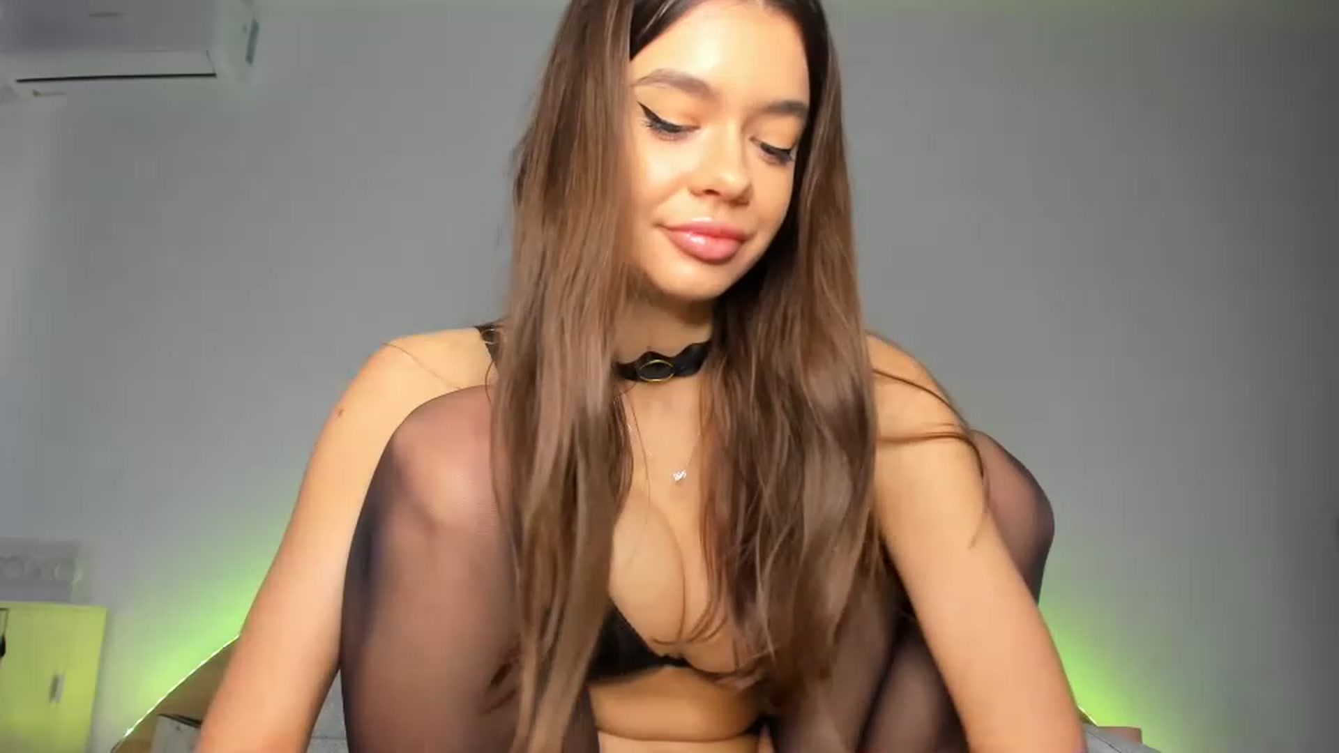Gallery image thumbnail from Miss_Medyson's myfreecams stream on, 03/09/2023, 11:21 image 17 of 20