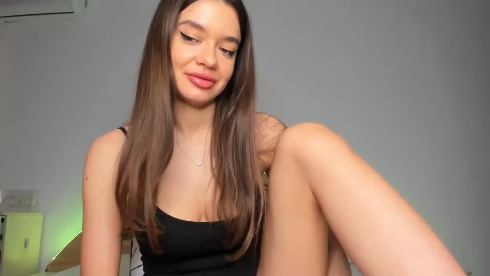 Gallery image thumbnail from Miss_Medyson's myfreecams stream on, 03/19/2023, 16:31 image 4 of 20