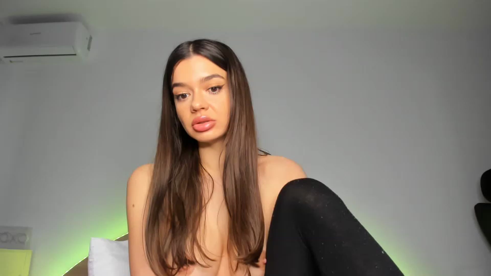 Gallery image thumbnail from Miss_Medyson's myfreecams stream on, 03/31/2023, 11:58 image 7 of 20