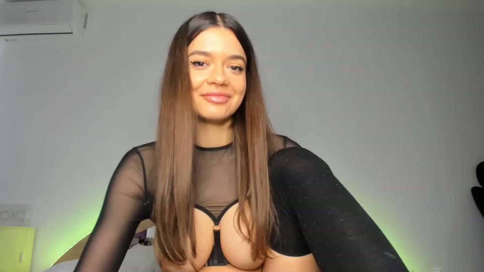 Gallery image thumbnail from Miss_Medyson's myfreecams stream on, 04/09/2023, 13:13 image 11 of 20
