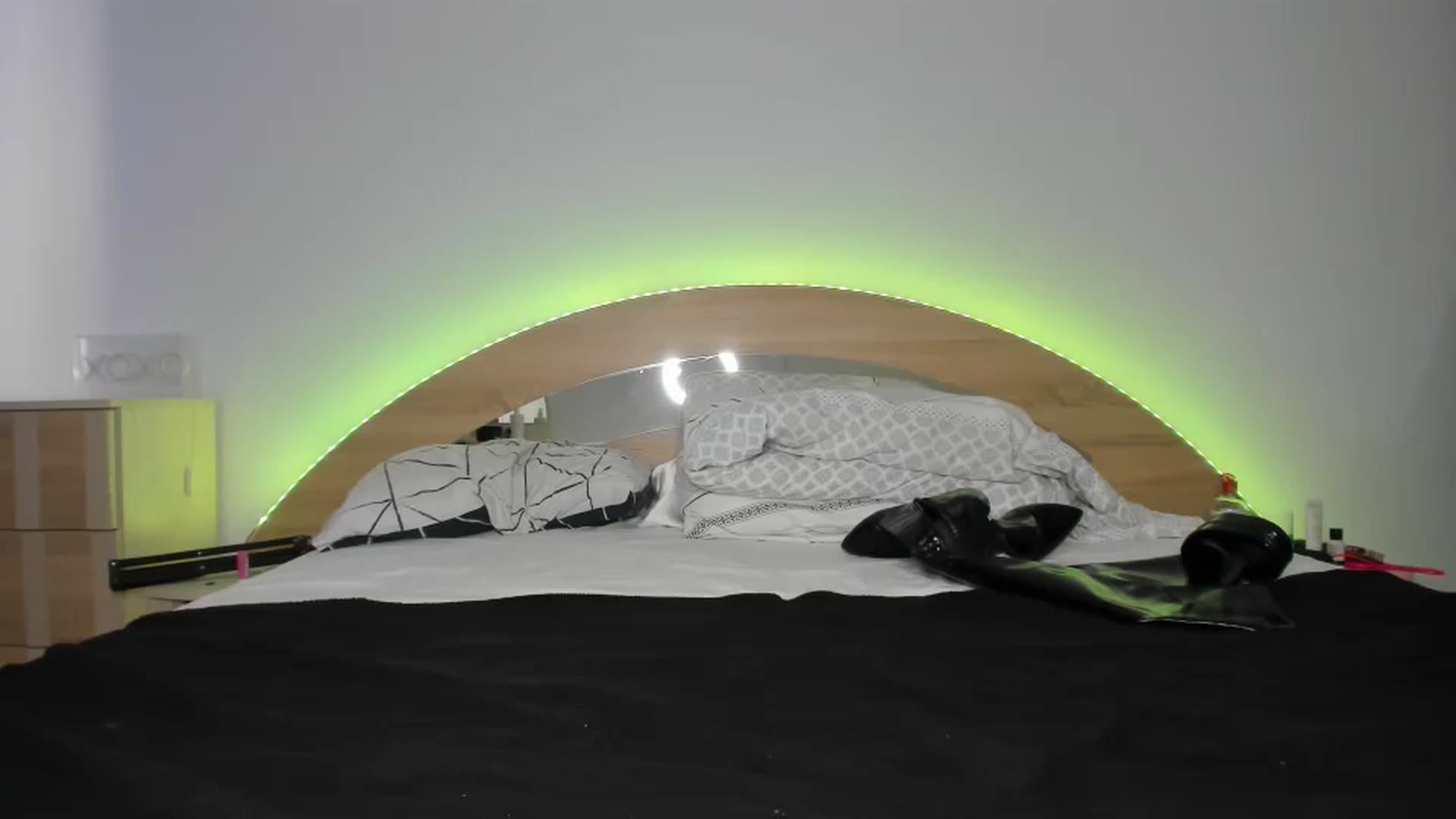 Gallery image thumbnail from Miss_Medyson's myfreecams stream on, 04/10/2023, 12:07 image 14 of 20