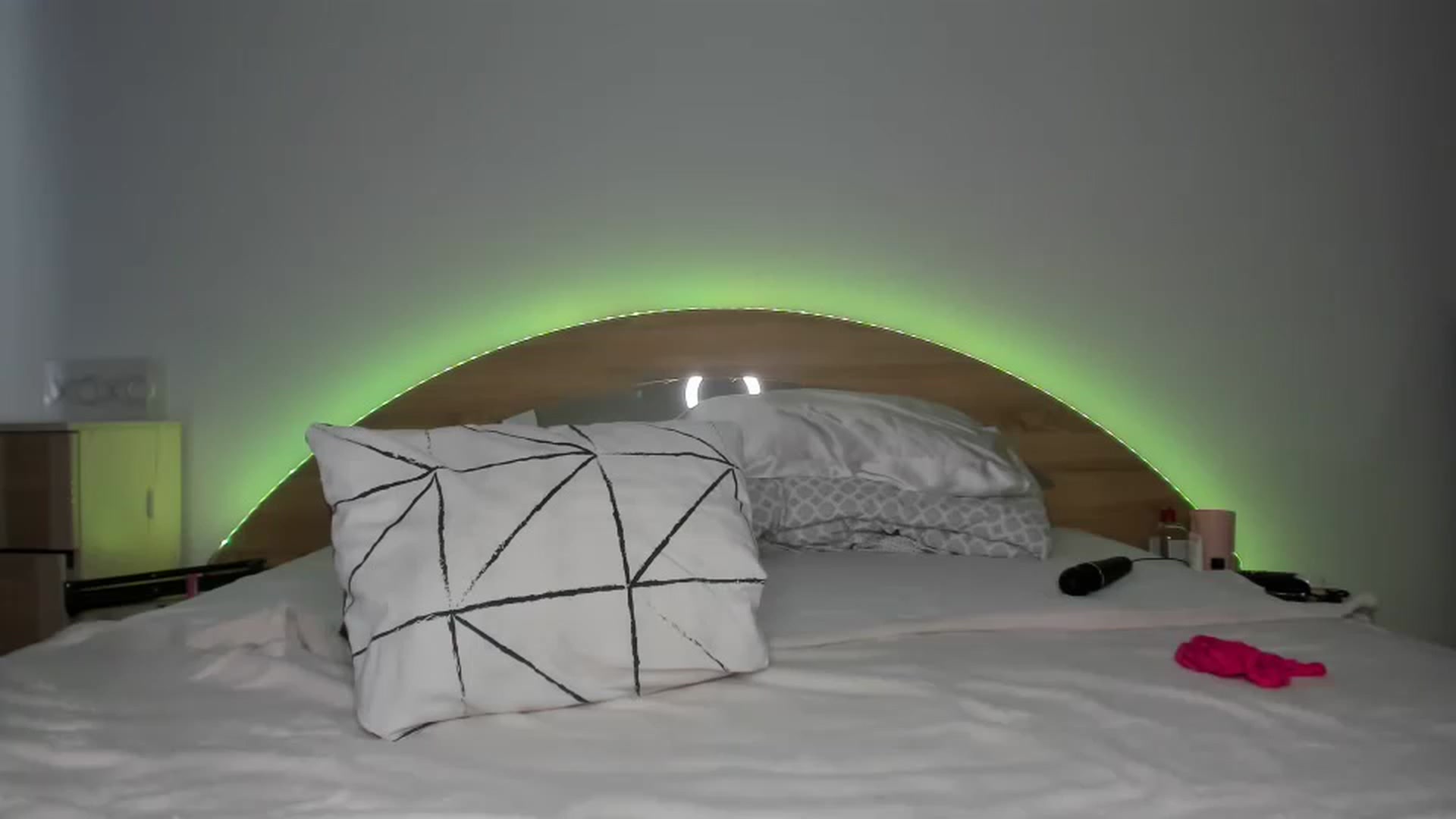 Gallery image thumbnail from Miss_Medyson's myfreecams stream on, 04/13/2023, 12:12 image 6 of 20