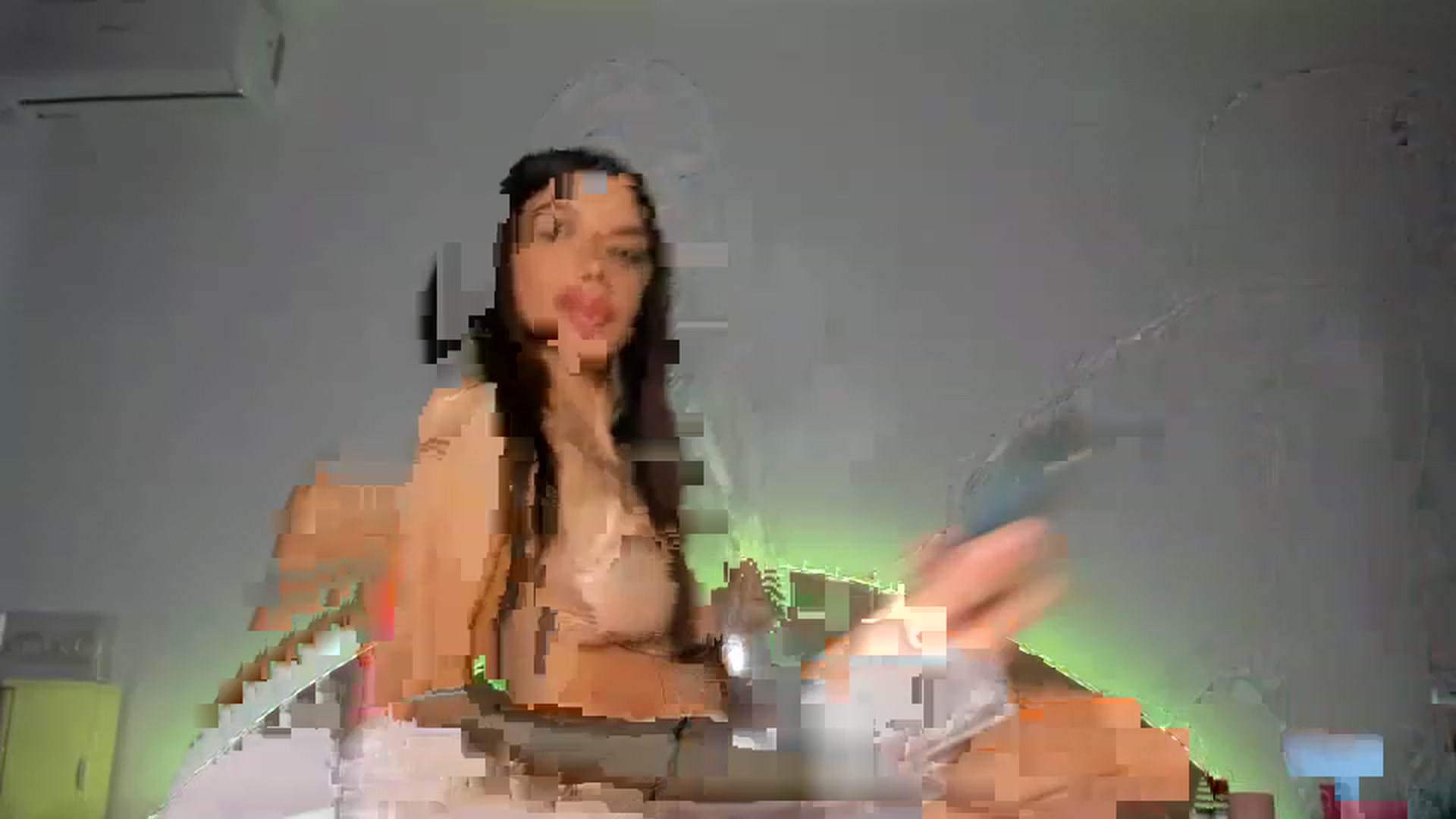 Gallery image thumbnail from Miss_Medyson's myfreecams stream on, 04/14/2023, 09:11 image 3 of 20