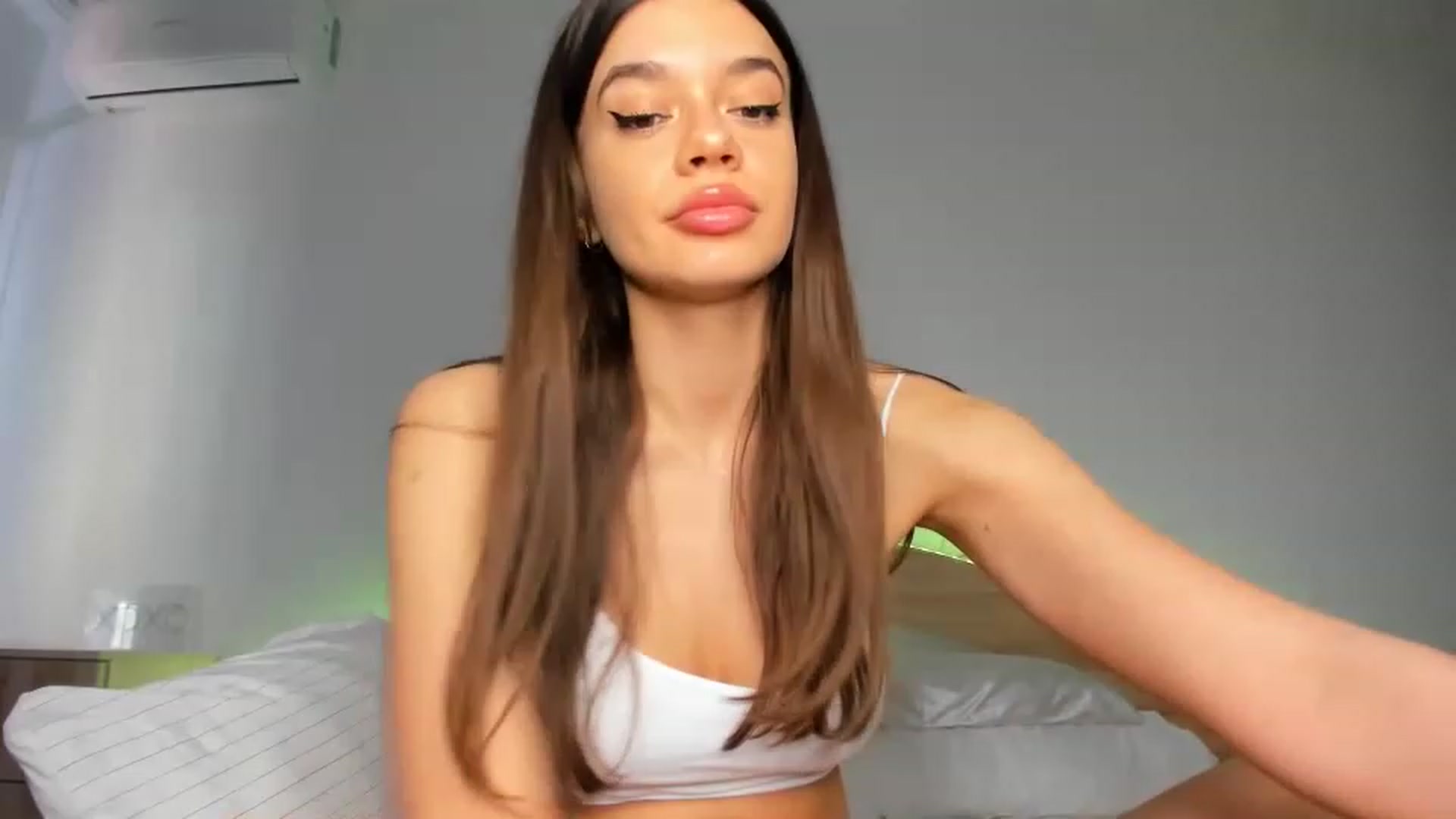 Gallery image thumbnail from Miss_Medyson's myfreecams stream on, 04/24/2023, 14:22 image 11 of 20