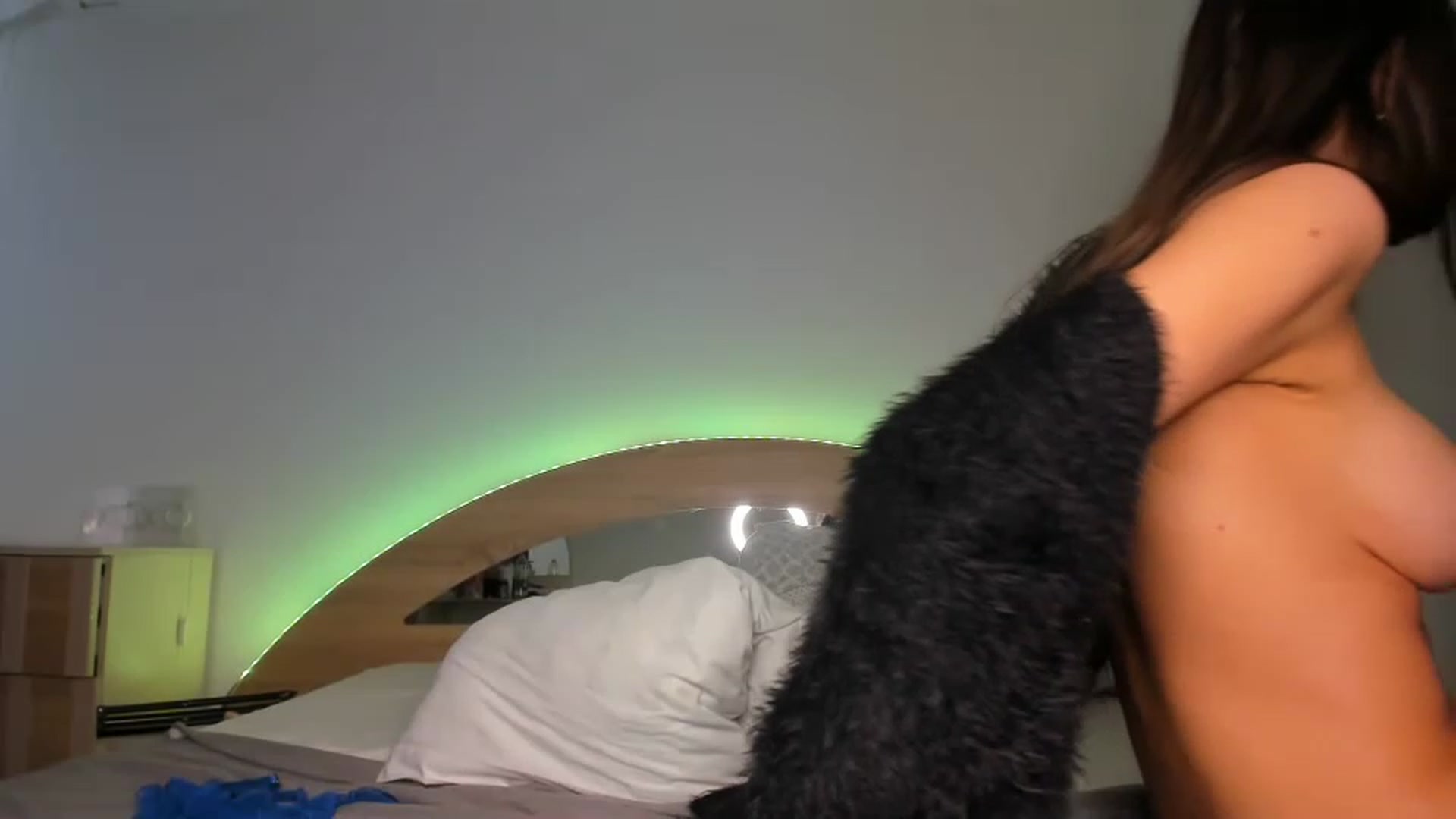 Gallery image thumbnail from Miss_Medyson's myfreecams stream on, 05/01/2023, 13:42 image 20 of 20