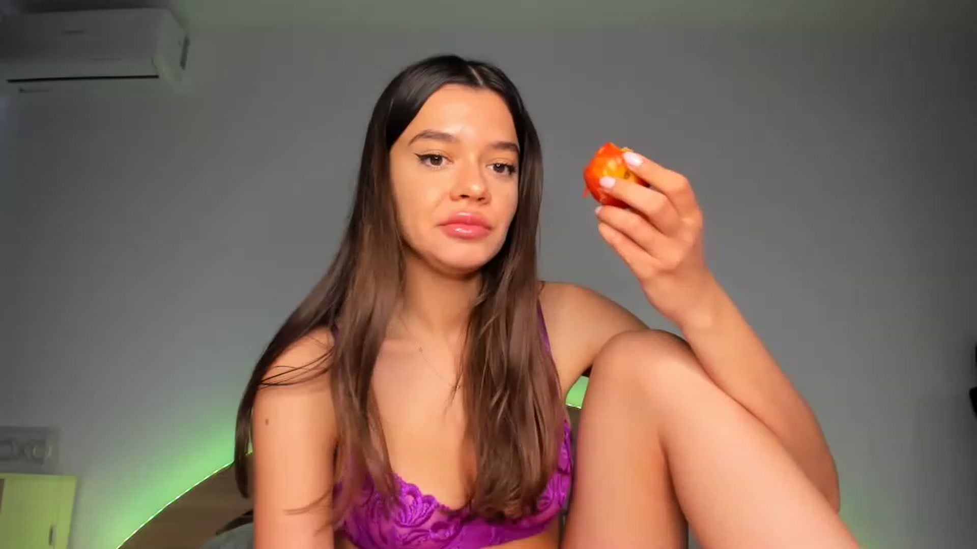 Gallery image thumbnail from Miss_Medyson's myfreecams stream on, 06/09/2023, 12:29 image 18 of 20
