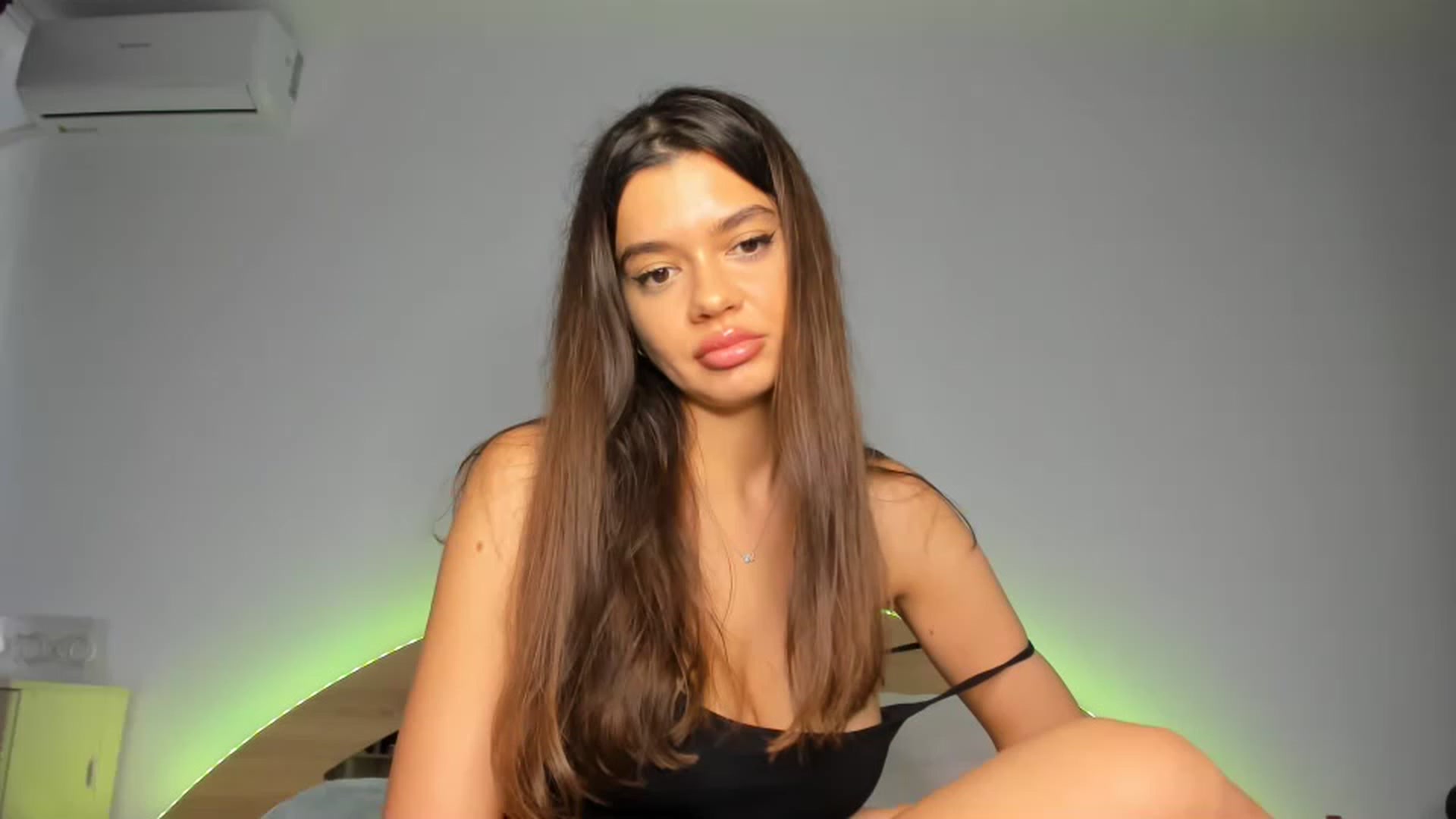 Gallery image thumbnail from Miss_Medyson's myfreecams stream on, 06/18/2023, 12:42 image 20 of 20