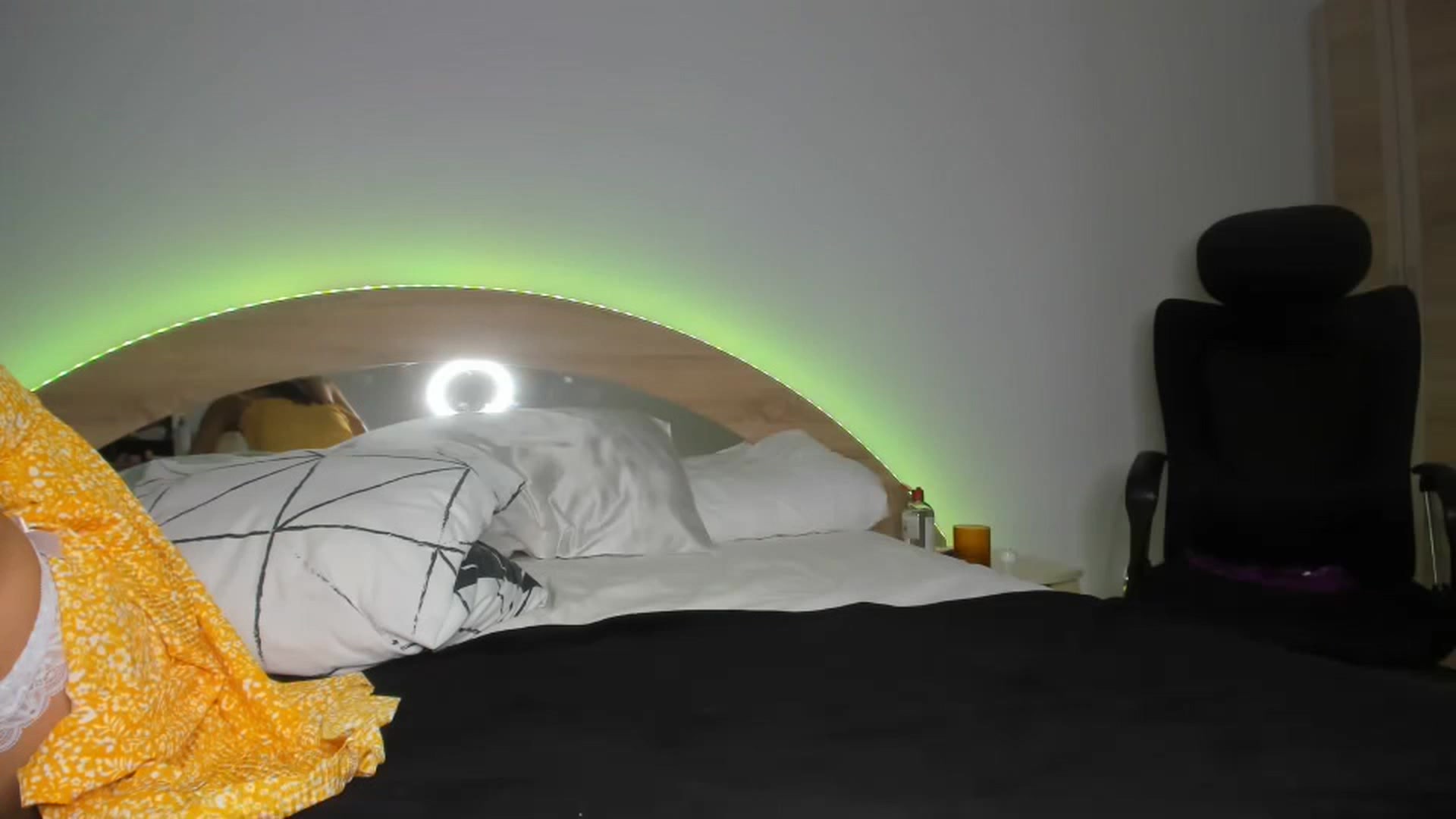 Gallery image thumbnail from Miss_Medyson's myfreecams stream on, 06/20/2023, 12:07 image 5 of 20