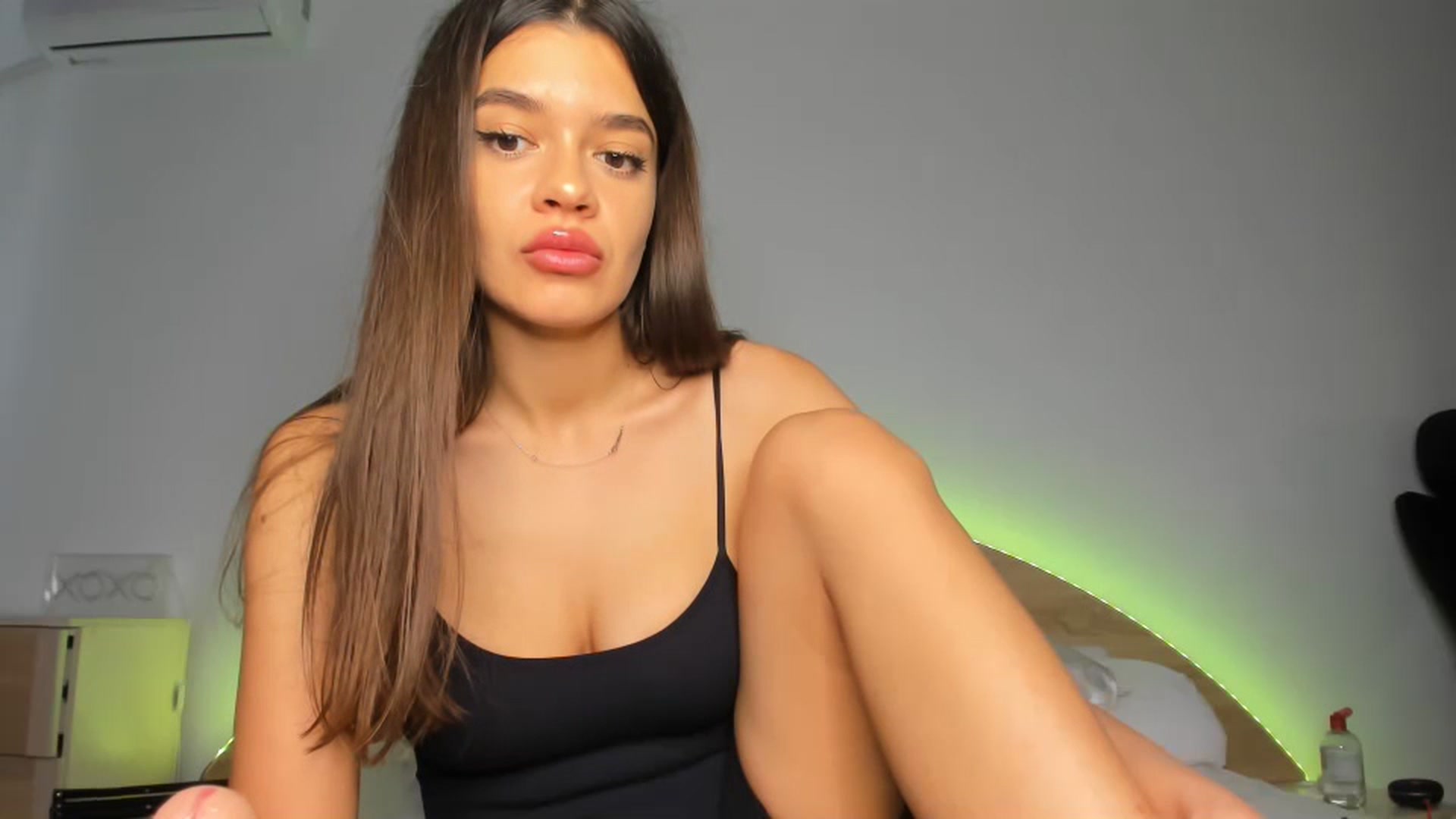 Gallery image thumbnail from Miss_Medyson's myfreecams stream on, 06/29/2023, 12:13 image 5 of 20