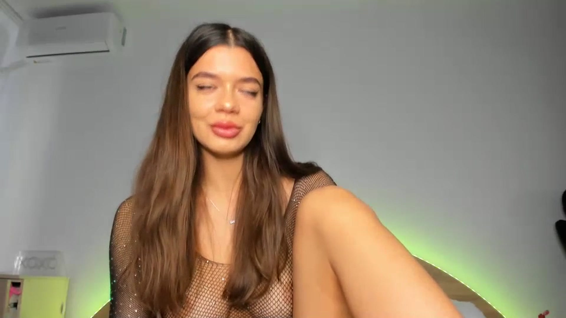 Gallery image thumbnail from Miss_Medyson's myfreecams stream on, 06/30/2023, 11:37 image 16 of 20