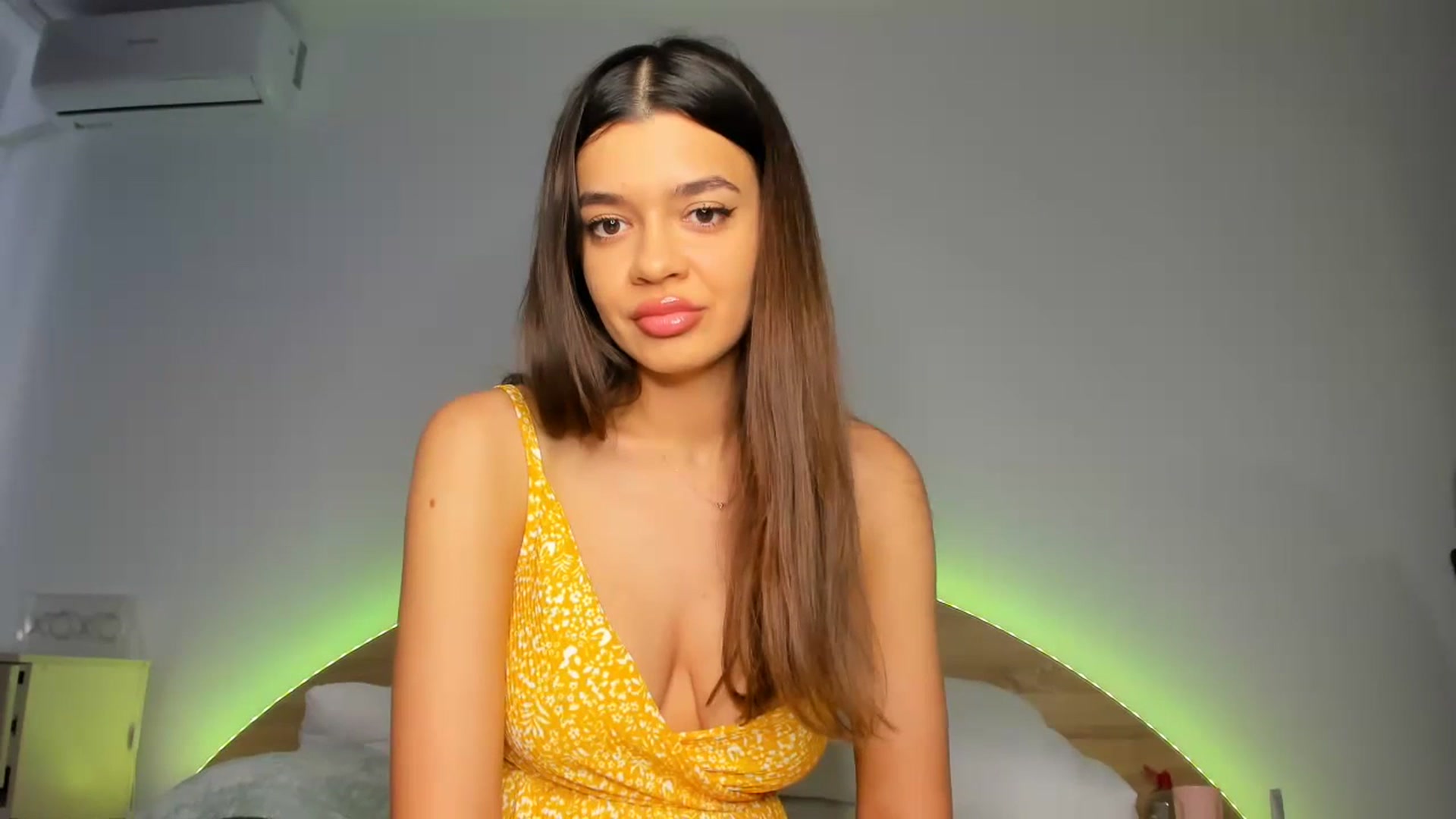 Gallery image thumbnail from Miss_Medyson's myfreecams stream on, 07/03/2023, 12:05 image 5 of 20
