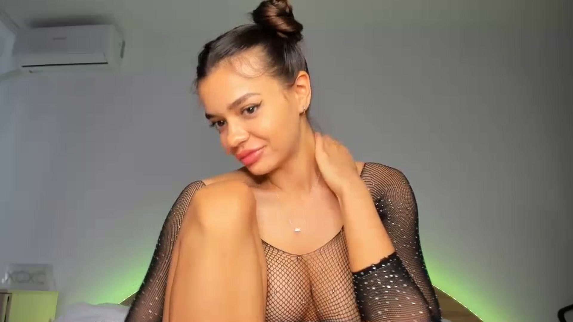 Gallery image thumbnail from Miss_Medyson's myfreecams stream on, 07/14/2023, 10:40 image 3 of 20