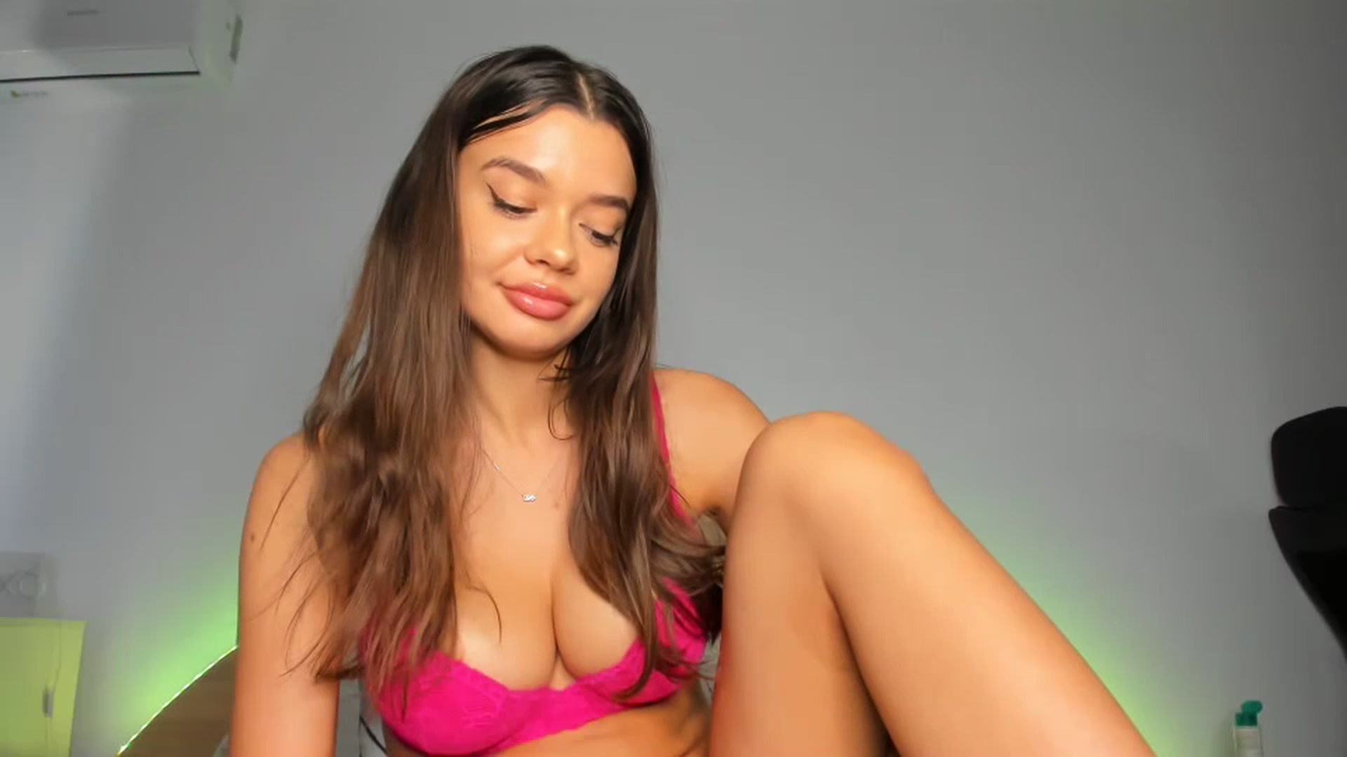 Gallery image thumbnail from Miss_Medyson's myfreecams stream on, 08/13/2023, 11:53 image 17 of 20