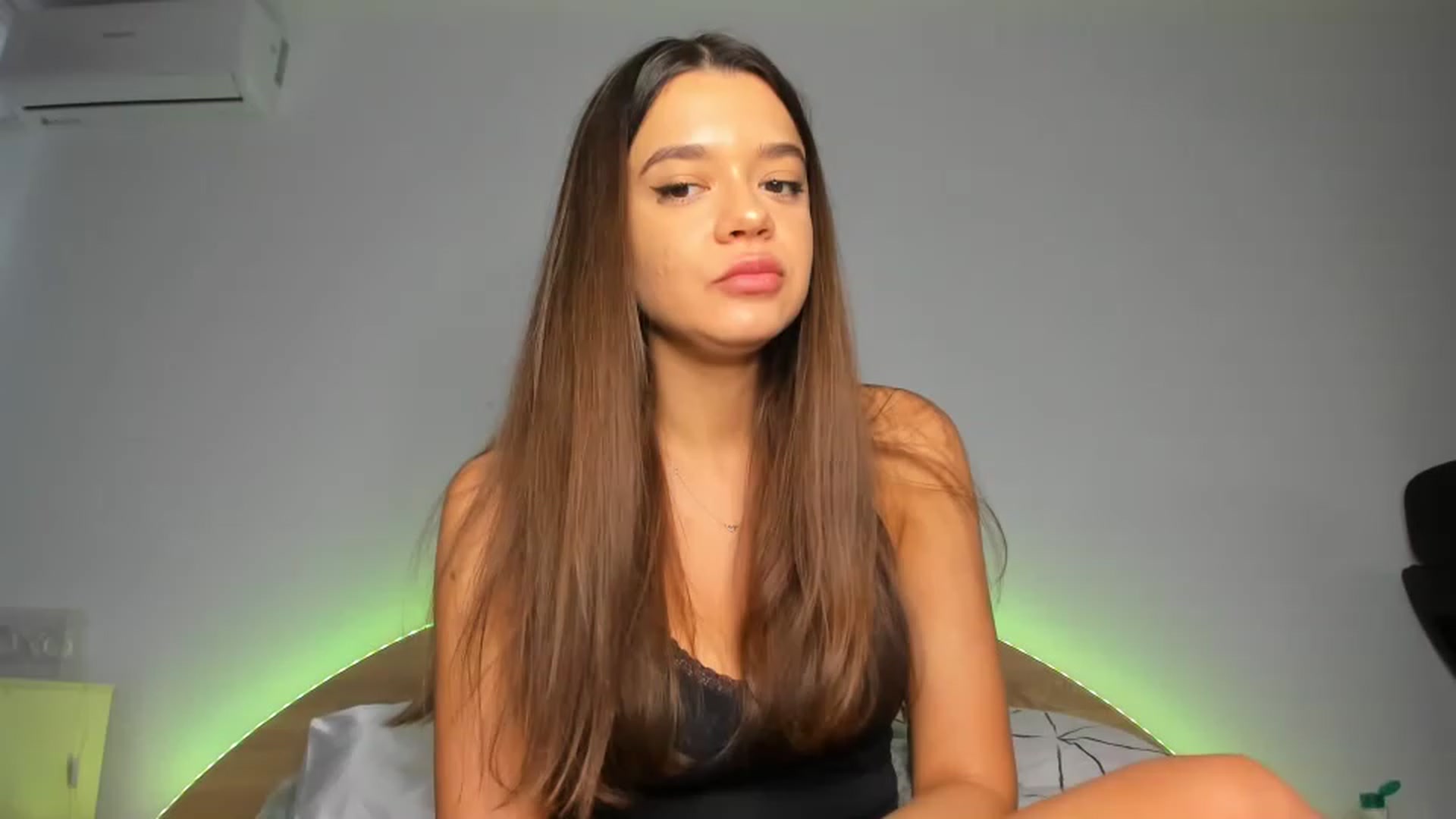 Gallery image thumbnail from Miss_Medyson's myfreecams stream on, 08/14/2023, 13:40 image 3 of 20