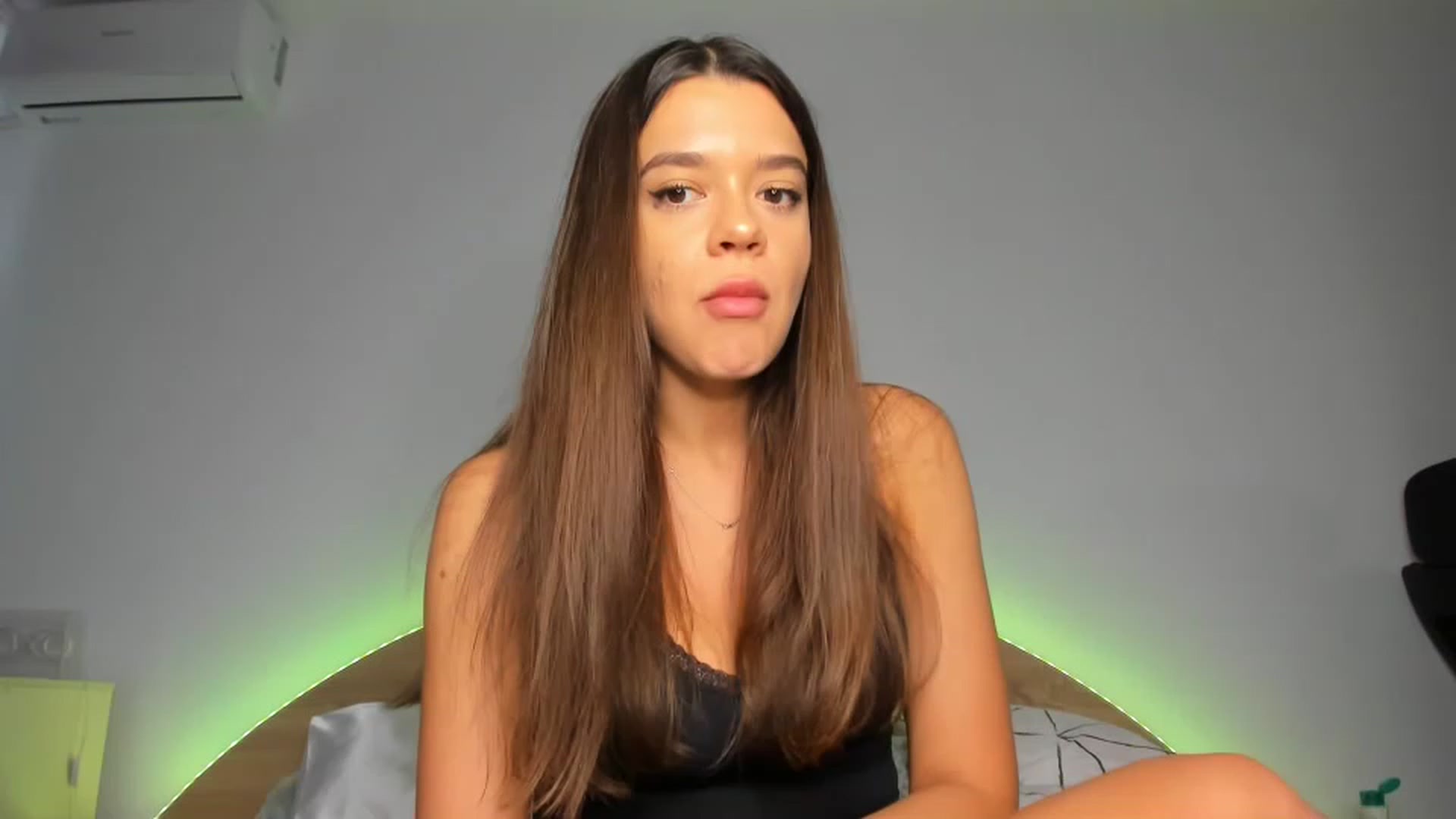 Gallery image thumbnail from Miss_Medyson's myfreecams stream on, 08/14/2023, 13:40 image 4 of 20