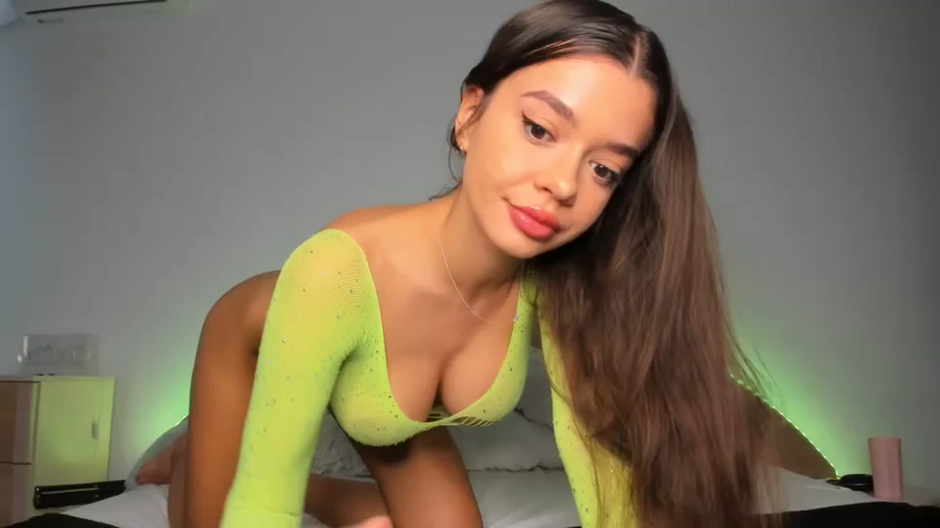 Gallery image thumbnail from Miss_Medyson's myfreecams stream on, 08/17/2023, 12:45 image 1 of 20