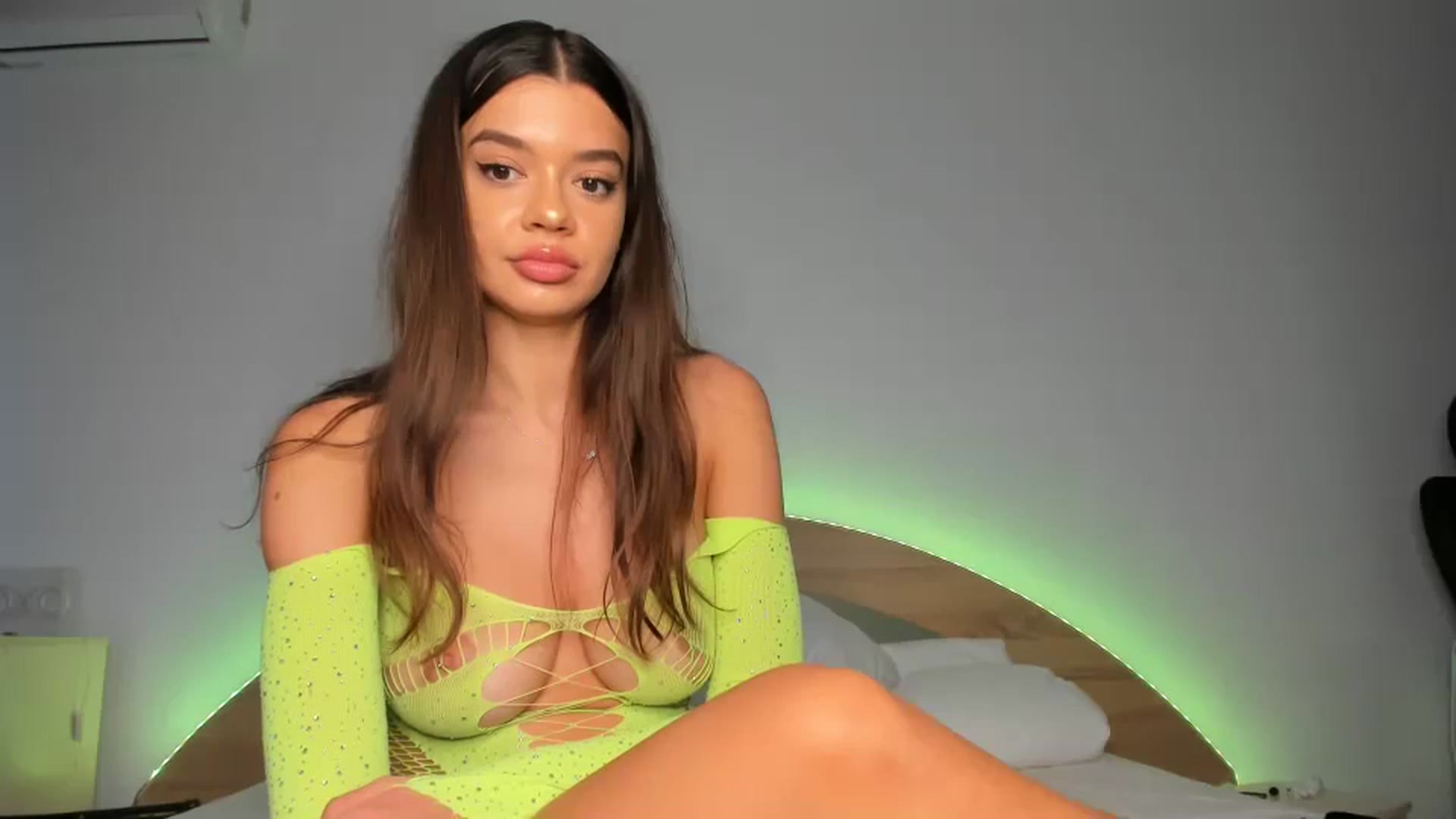 Gallery image thumbnail from Miss_Medyson's myfreecams stream on, 08/17/2023, 13:46 image 10 of 20