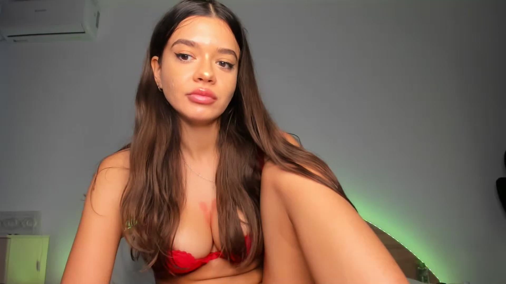Gallery image thumbnail from Miss_Medyson's myfreecams stream on, 08/18/2023, 10:52 image 9 of 20