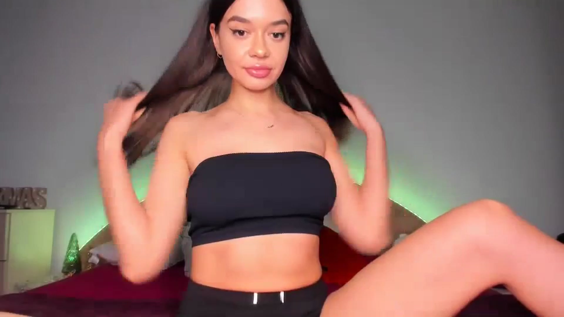 Gallery image thumbnail from Miss_Medyson's myfreecams stream on, 12/27/2023, 13:21 image 7 of 20
