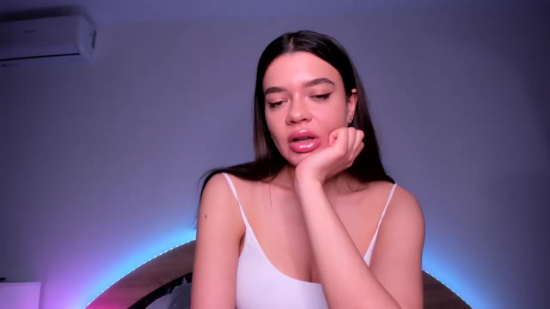 Gallery image thumbnail from Miss_Medyson's myfreecams stream on, 02/25/2024, 12:18 image 14 of 20