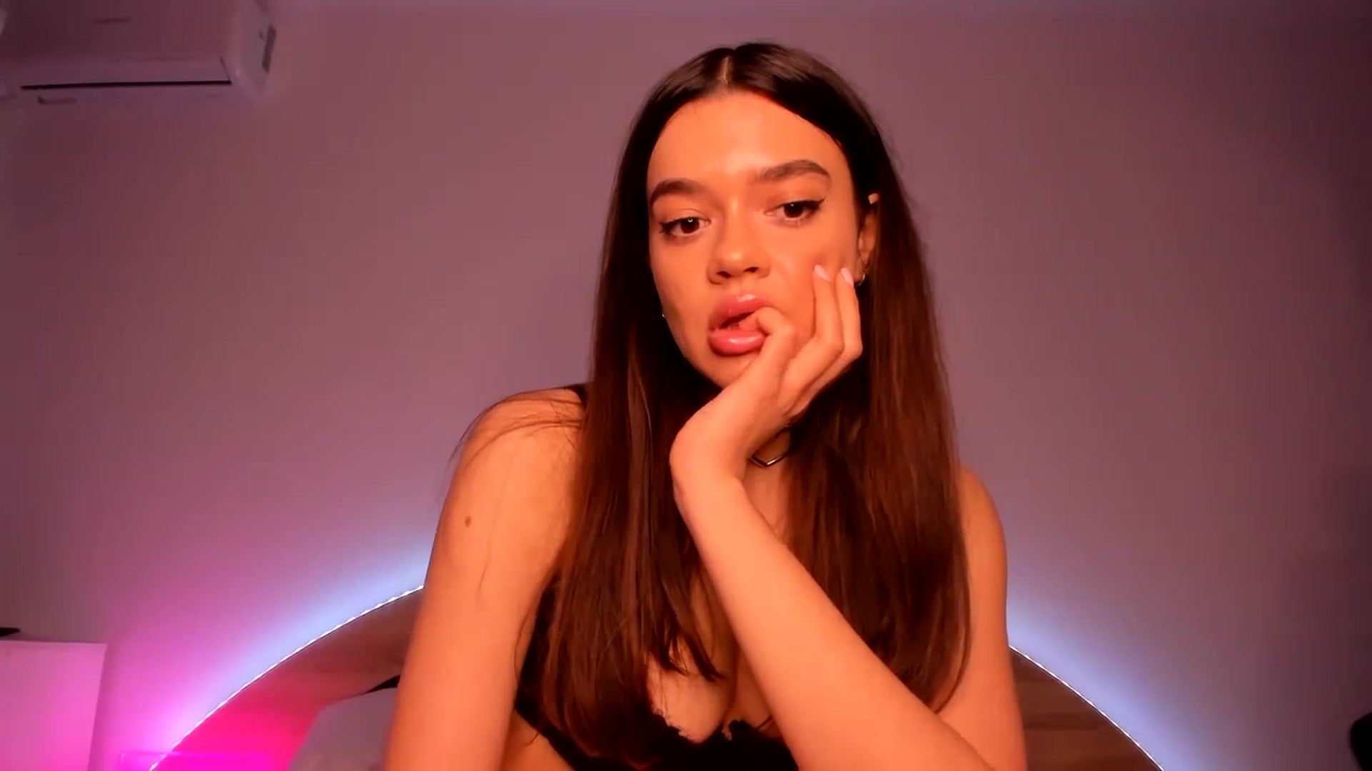 Gallery image thumbnail from Miss_Medyson's myfreecams stream on, 02/26/2024, 13:47 image 9 of 20