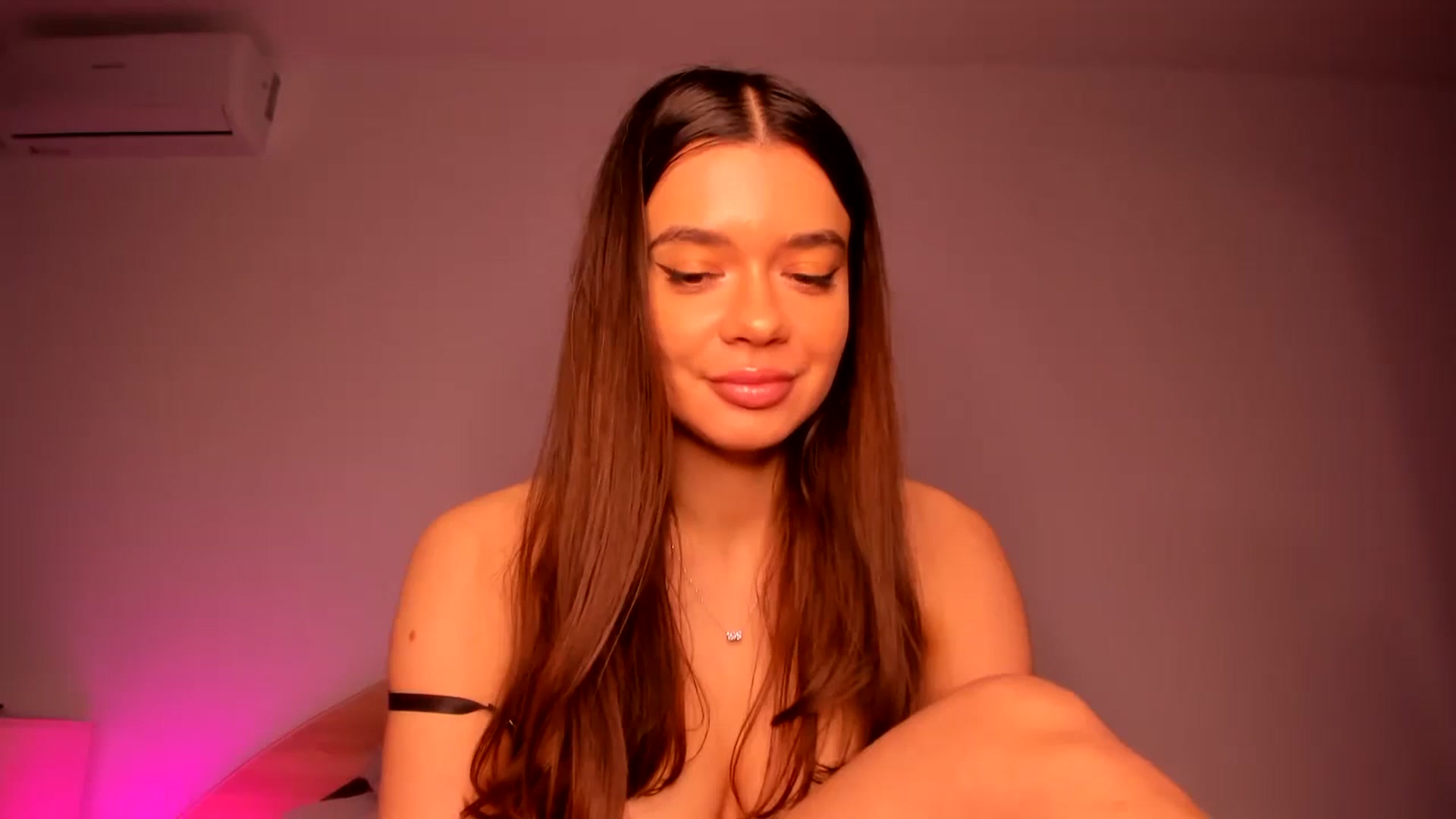 Gallery image thumbnail from Miss_Medyson's myfreecams stream on, 03/03/2024, 12:30 image 16 of 20