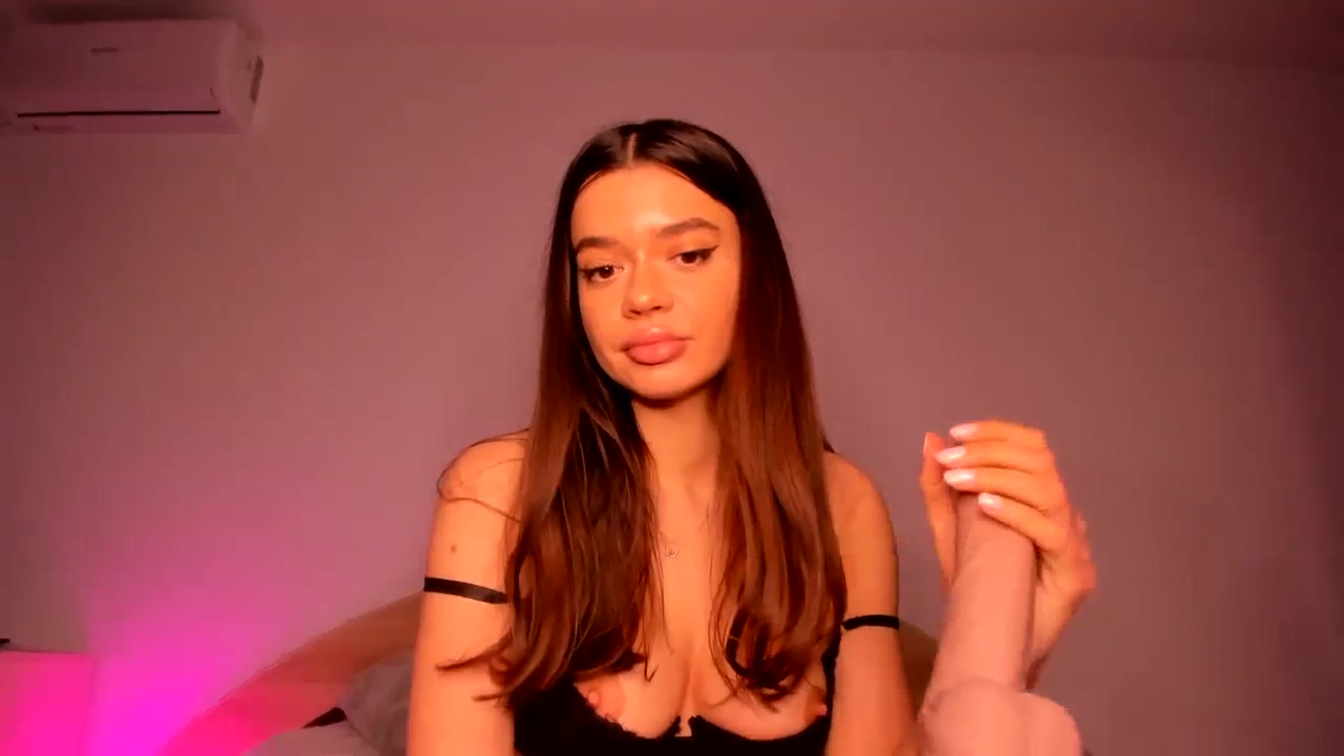Gallery image thumbnail from Miss_Medyson's myfreecams stream on, 03/03/2024, 12:30 image 15 of 20