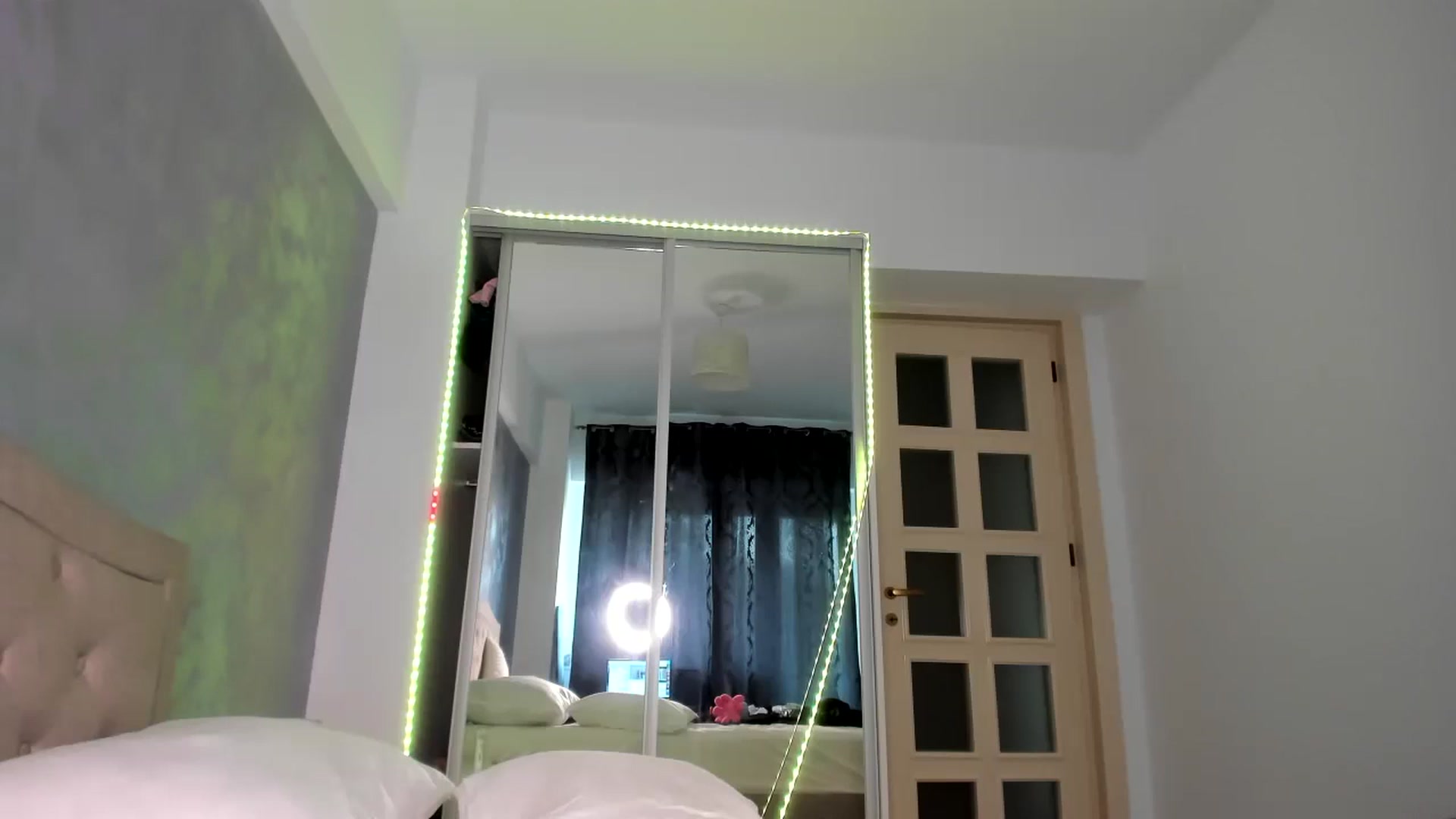 Gallery image thumbnail from Miss_Medyson's myfreecams stream on, 05/30/2024, 10:22 image 5 of 20