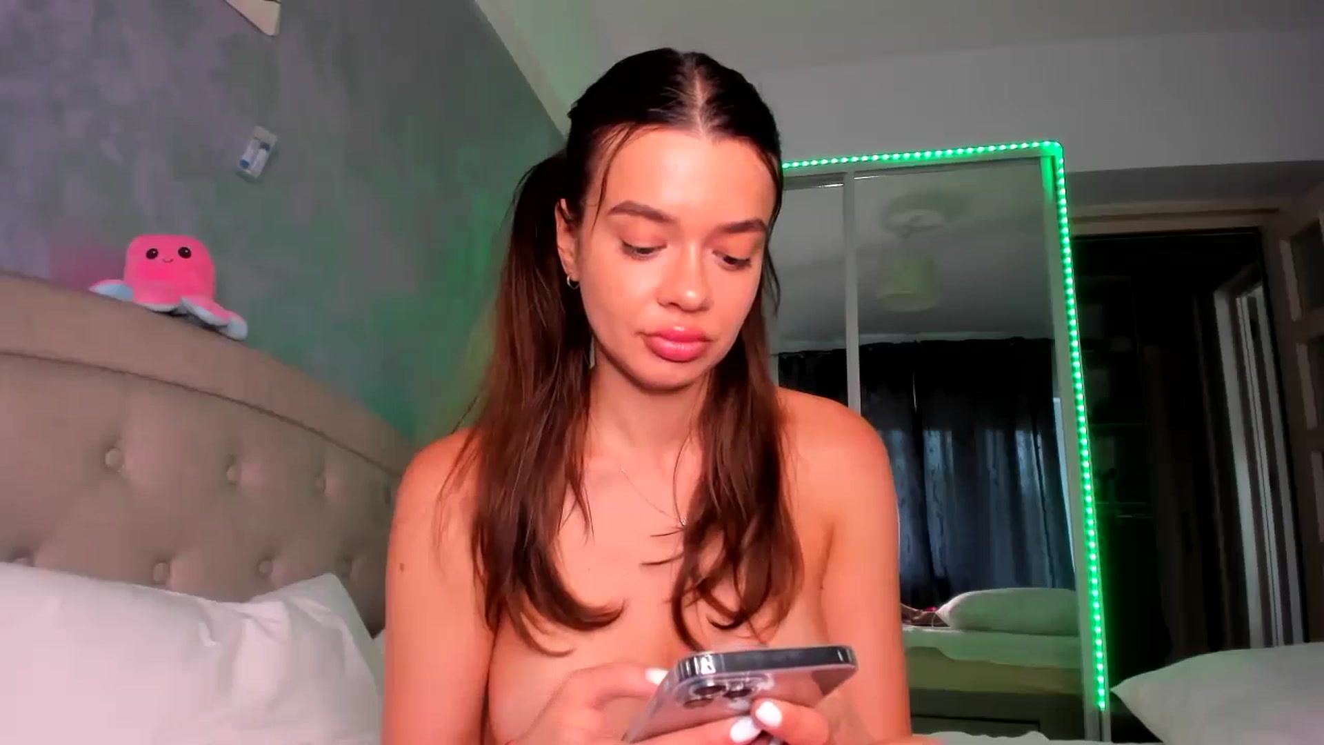 Gallery image thumbnail from Miss_Medyson's myfreecams stream on, 06/08/2024, 11:11 image 18 of 20