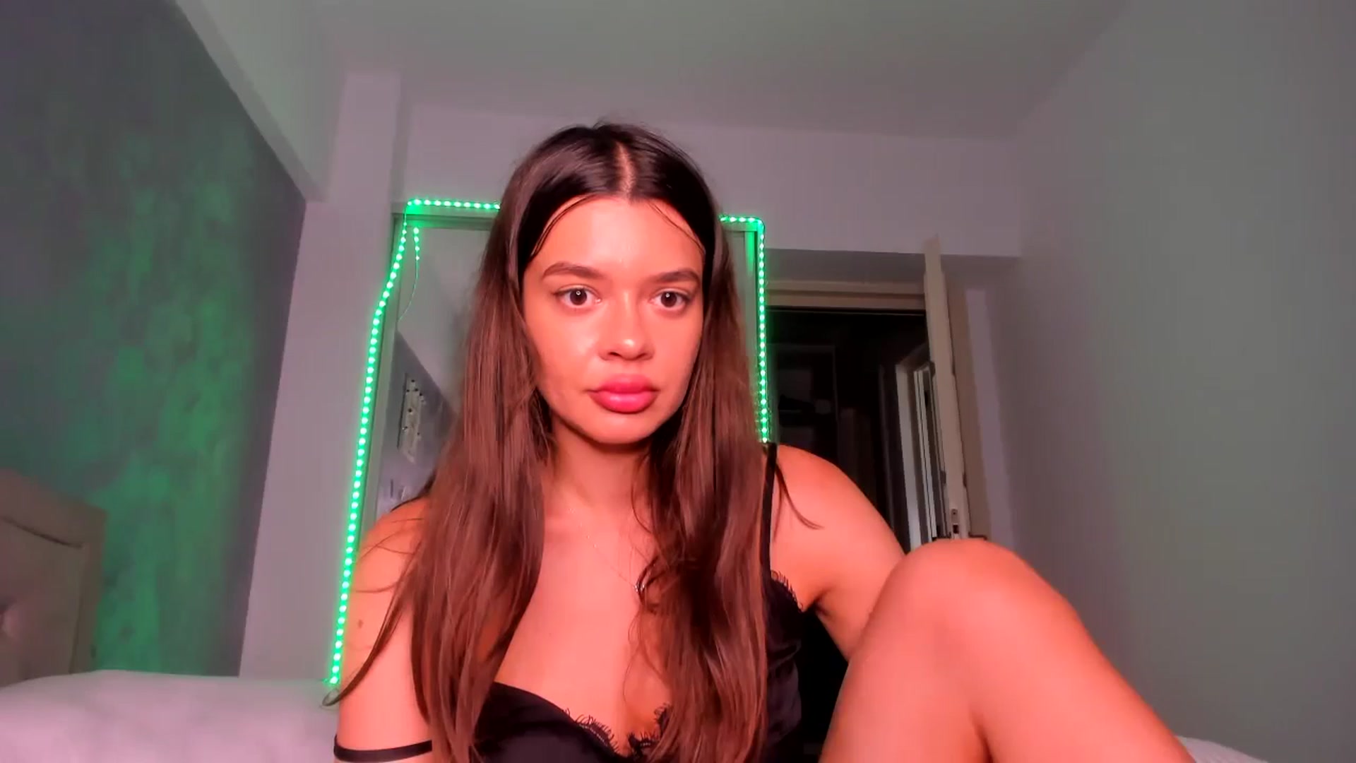 Gallery image thumbnail from Miss_Medyson's myfreecams stream on, 06/10/2024, 09:11 image 8 of 20