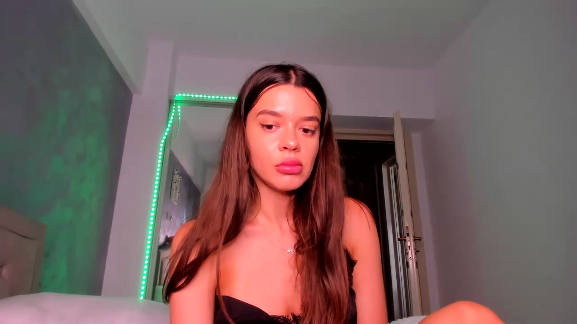 Gallery image thumbnail from Miss_Medyson's myfreecams stream on, 06/10/2024, 09:11 image 4 of 20