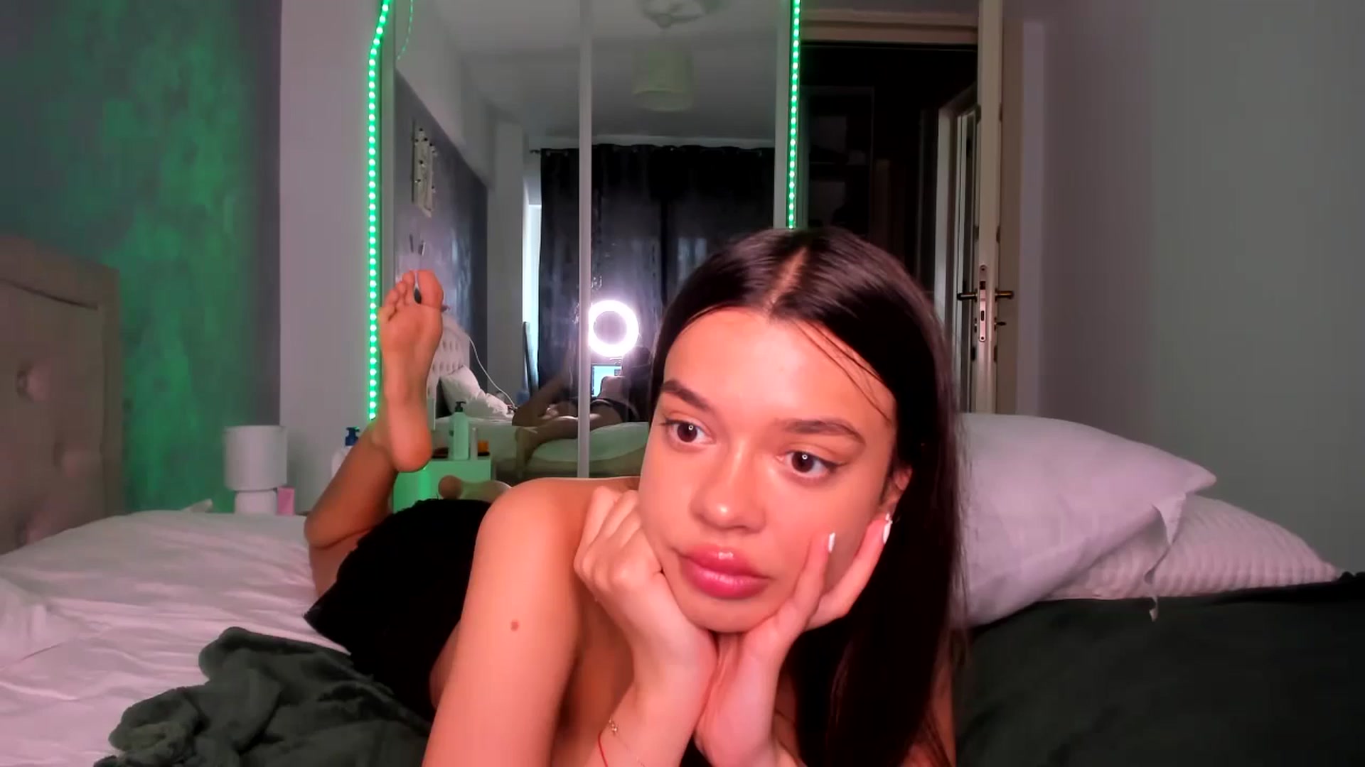 Gallery image thumbnail from Miss_Medyson's myfreecams stream on, 06/10/2024, 09:42 image 17 of 20