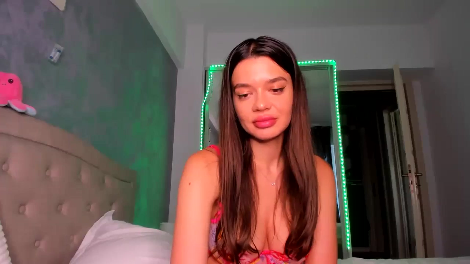 Gallery image thumbnail from Miss_Medyson's myfreecams stream on, 06/12/2024, 10:11 image 8 of 20