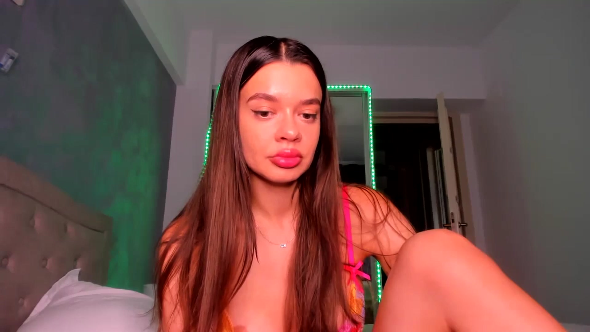 Gallery image thumbnail from Miss_Medyson's myfreecams stream on, 06/12/2024, 10:59 image 6 of 20