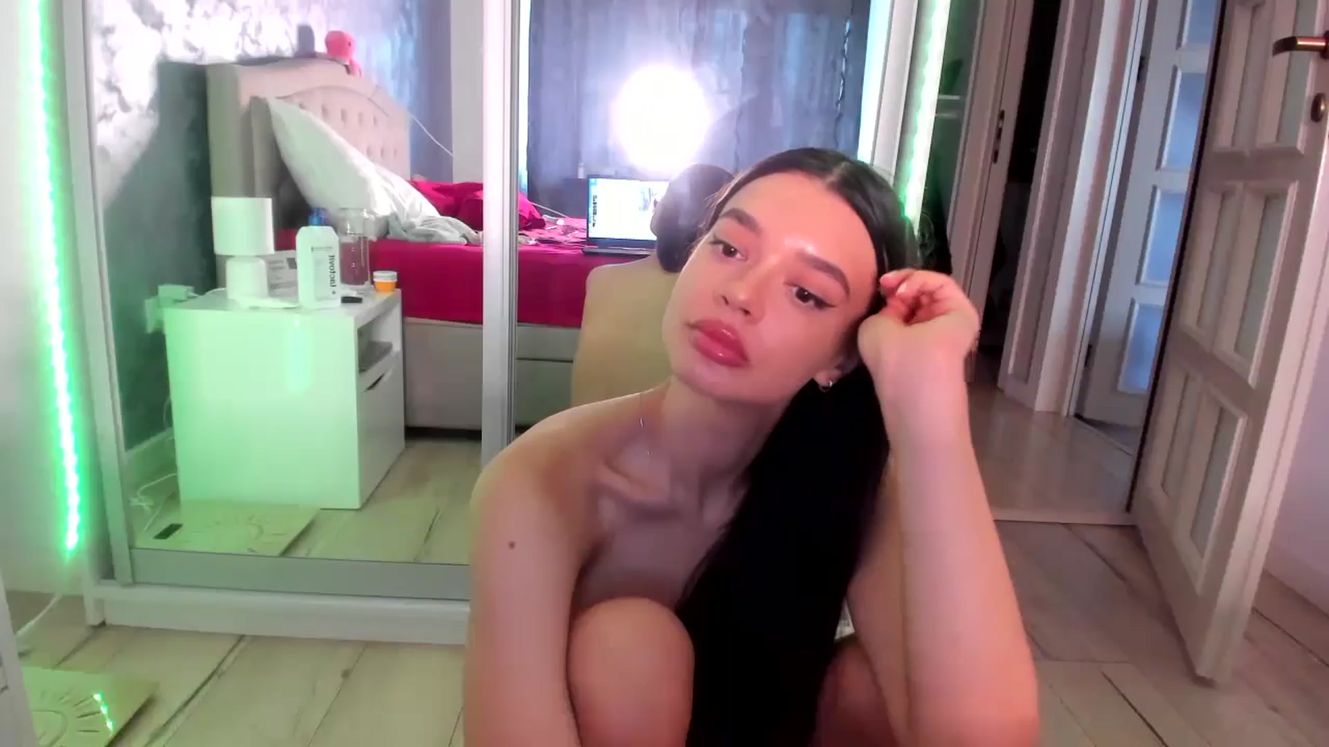 Gallery image thumbnail from Miss_Medyson's myfreecams stream on, 06/20/2024, 12:57 image 16 of 20