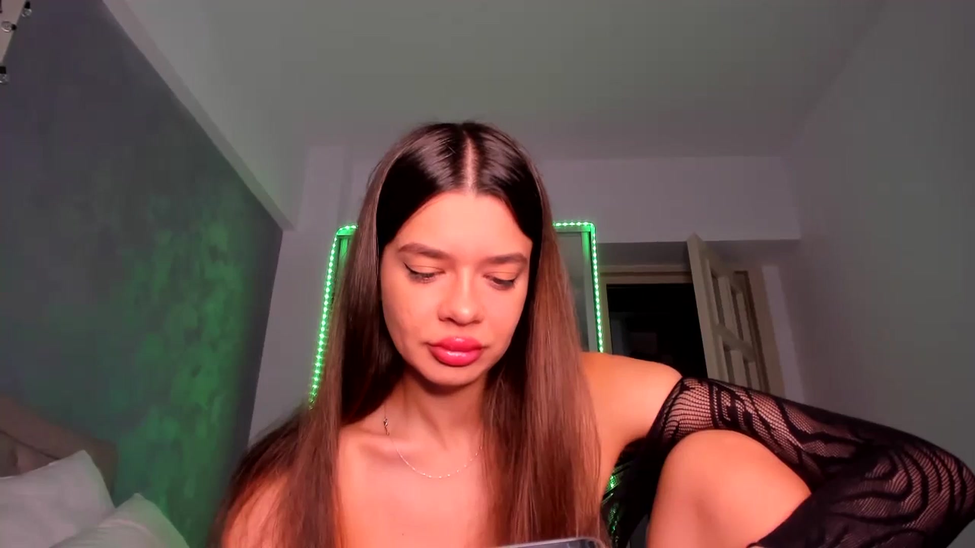 Gallery image thumbnail from Miss_Medyson's myfreecams stream on, 06/25/2024, 09:42 image 2 of 20