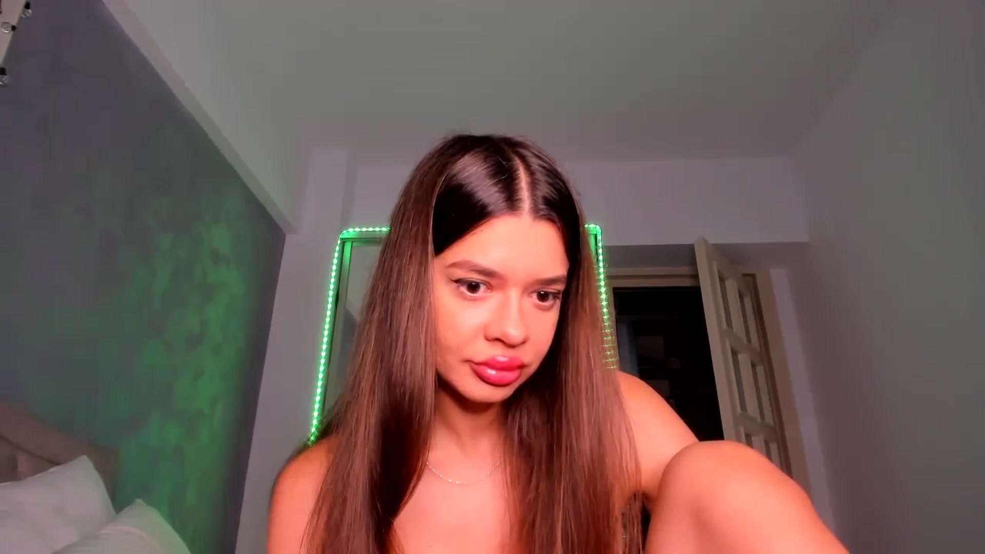 Gallery image thumbnail from Miss_Medyson's myfreecams stream on, 06/25/2024, 09:42 image 3 of 20